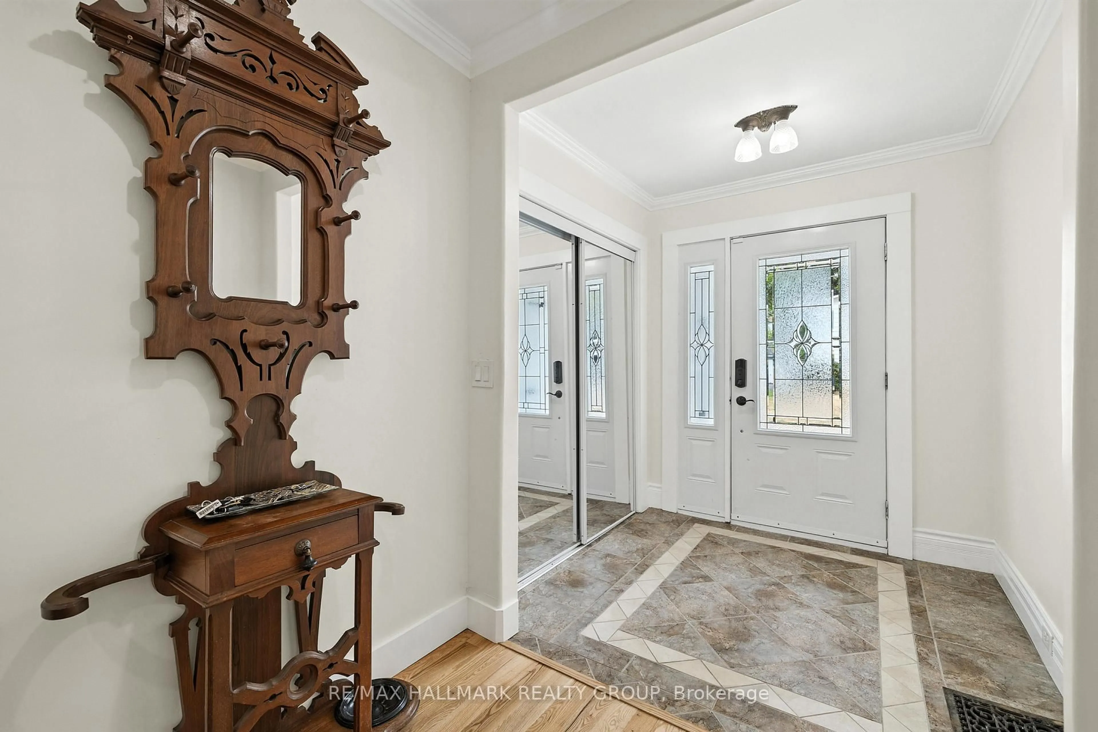 Indoor entryway for 26 McCready St, Brockville Ontario K6V 5N3