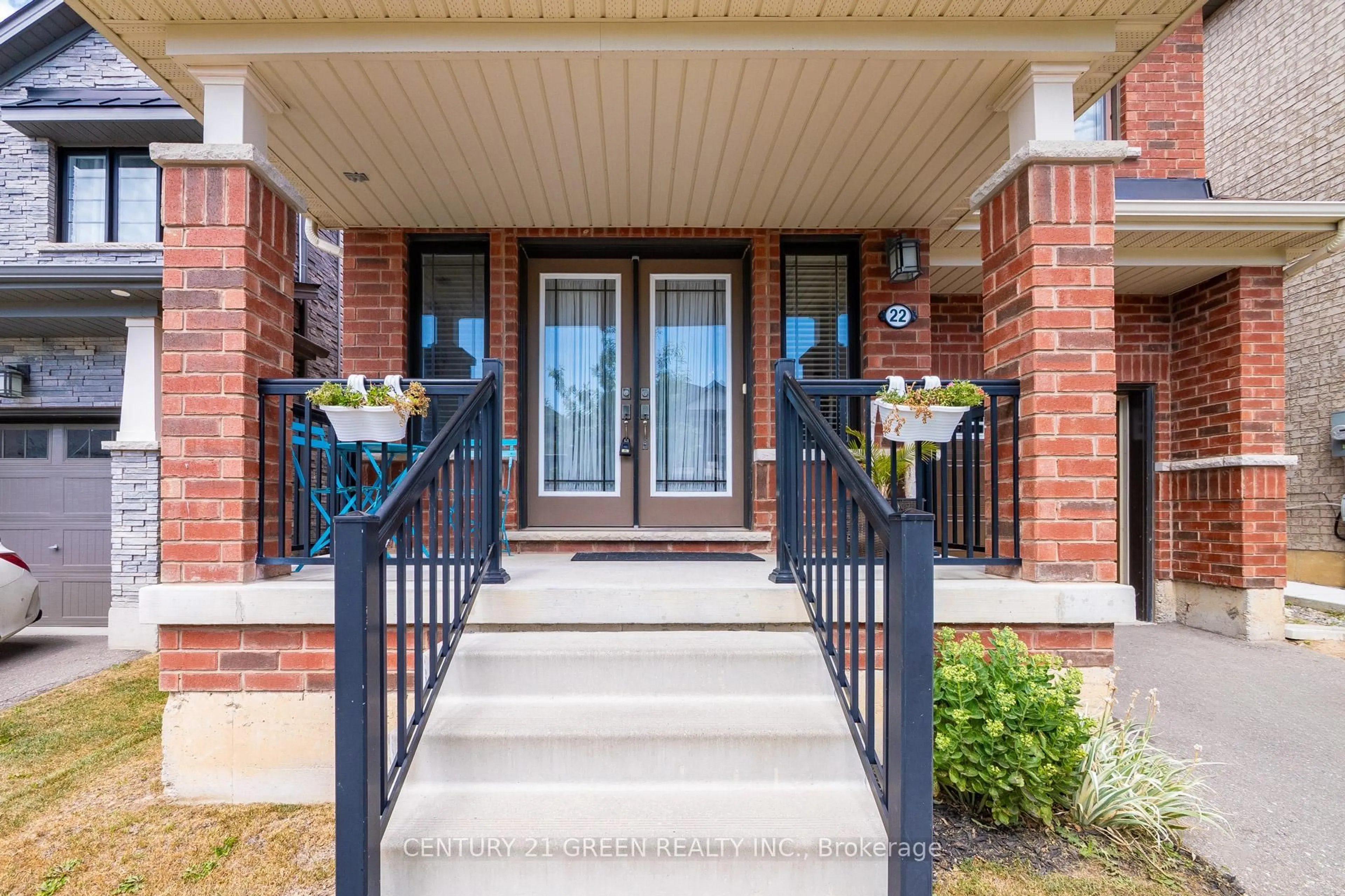 Indoor entryway for 22 Scarletwood St, Hamilton Ontario L8J 0K8