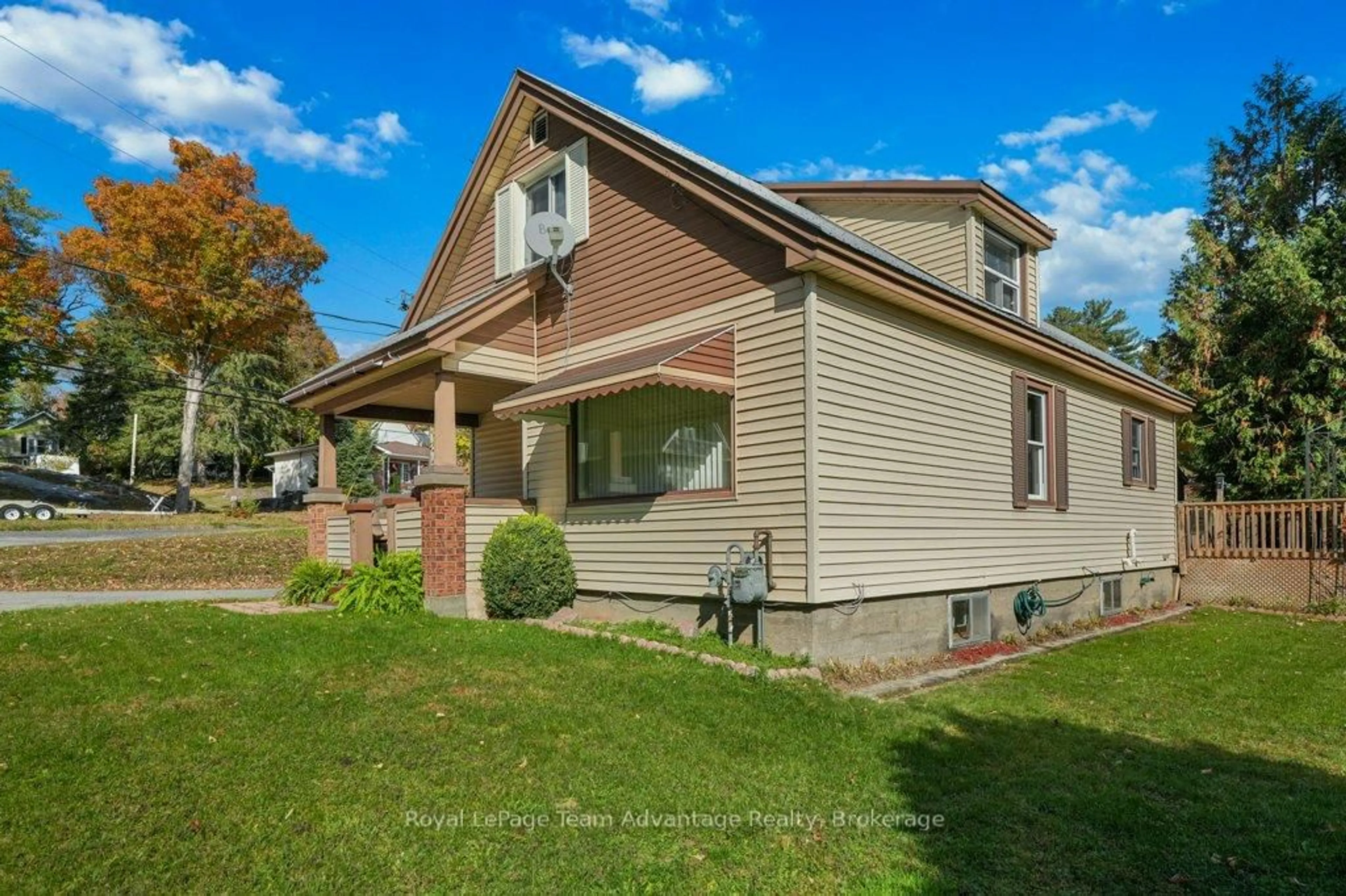 Home with brick exterior material, street for 43 Hillcrest Ave, Parry Sound Ontario P2A 1L5