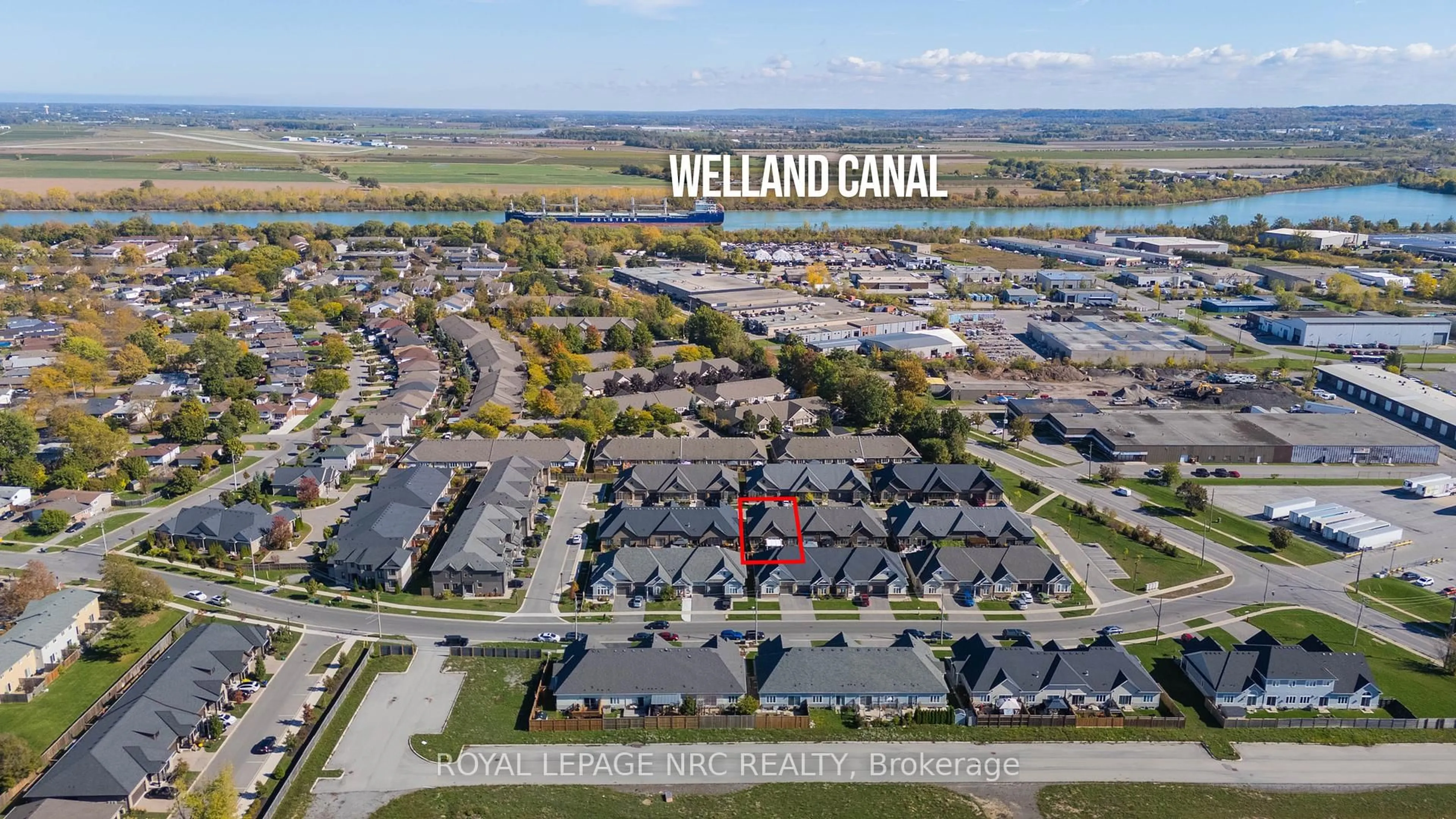 A pic from outside/outdoor area/front of a property/back of a property/a pic from drone, water/lake/river/ocean view for 31 Cosmopolitan Common, St. Catharines Ontario L2M 0B8