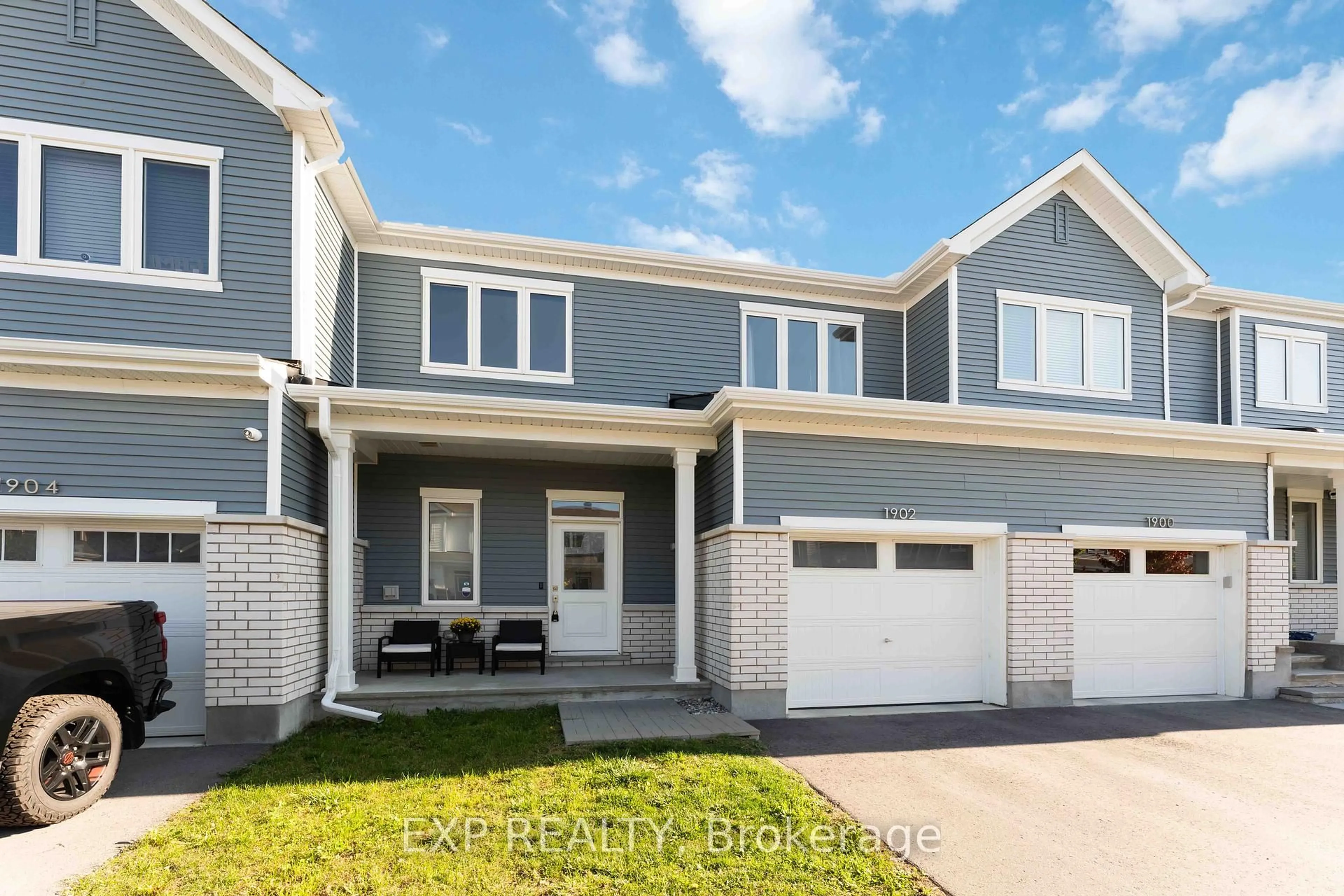 Home with vinyl exterior material, street for 1902 Haiku St, Ottawa Ontario K2J 6W8