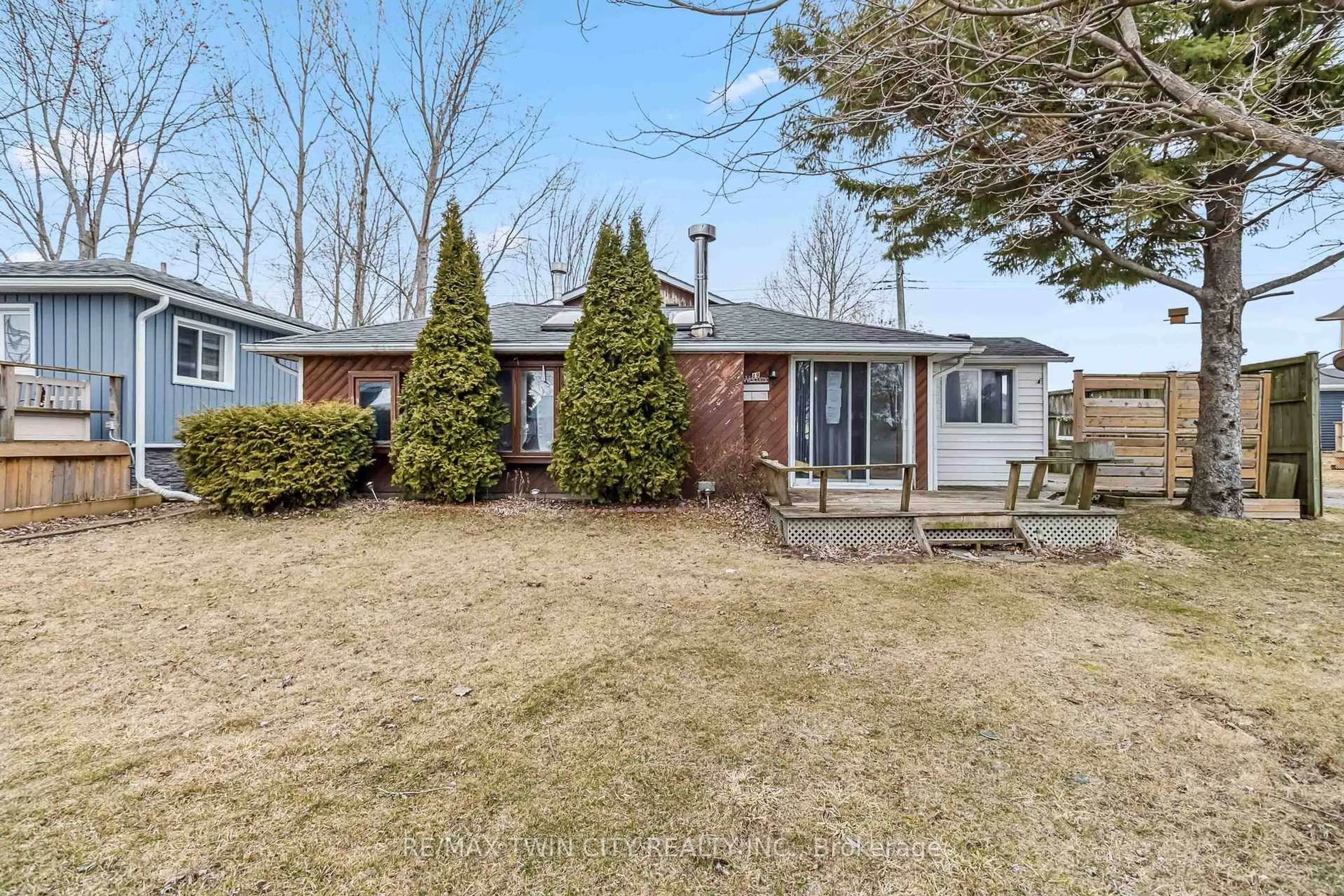 A pic from outside/outdoor area/front of a property/back of a property/a pic from drone, street for 19 Melville Lane Rr 1 Lane, Haldimand Ontario N0A 1P0