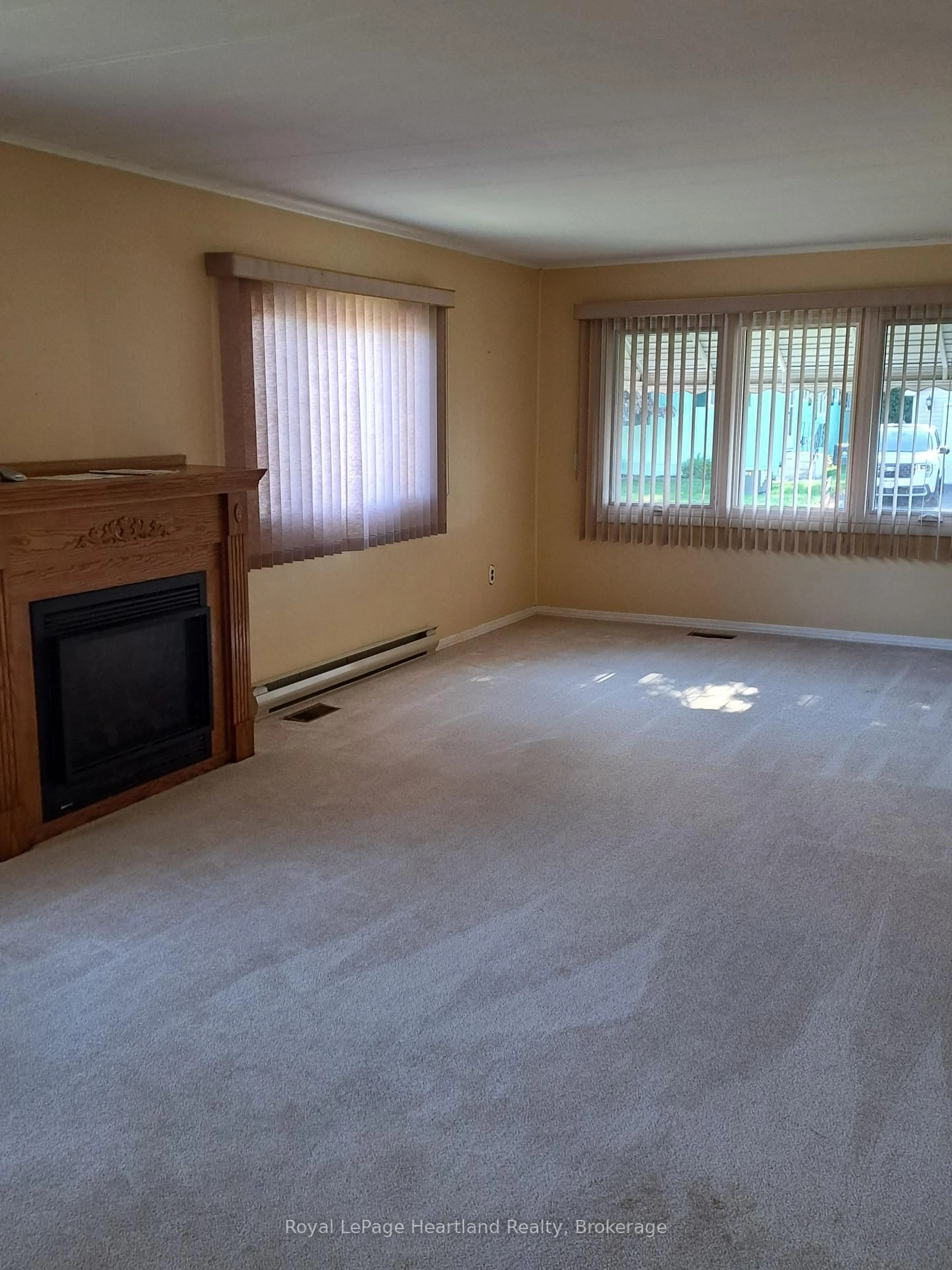 A pic of a room for 21 Velma St, Strathroy-Caradoc Ontario N7G 1A1