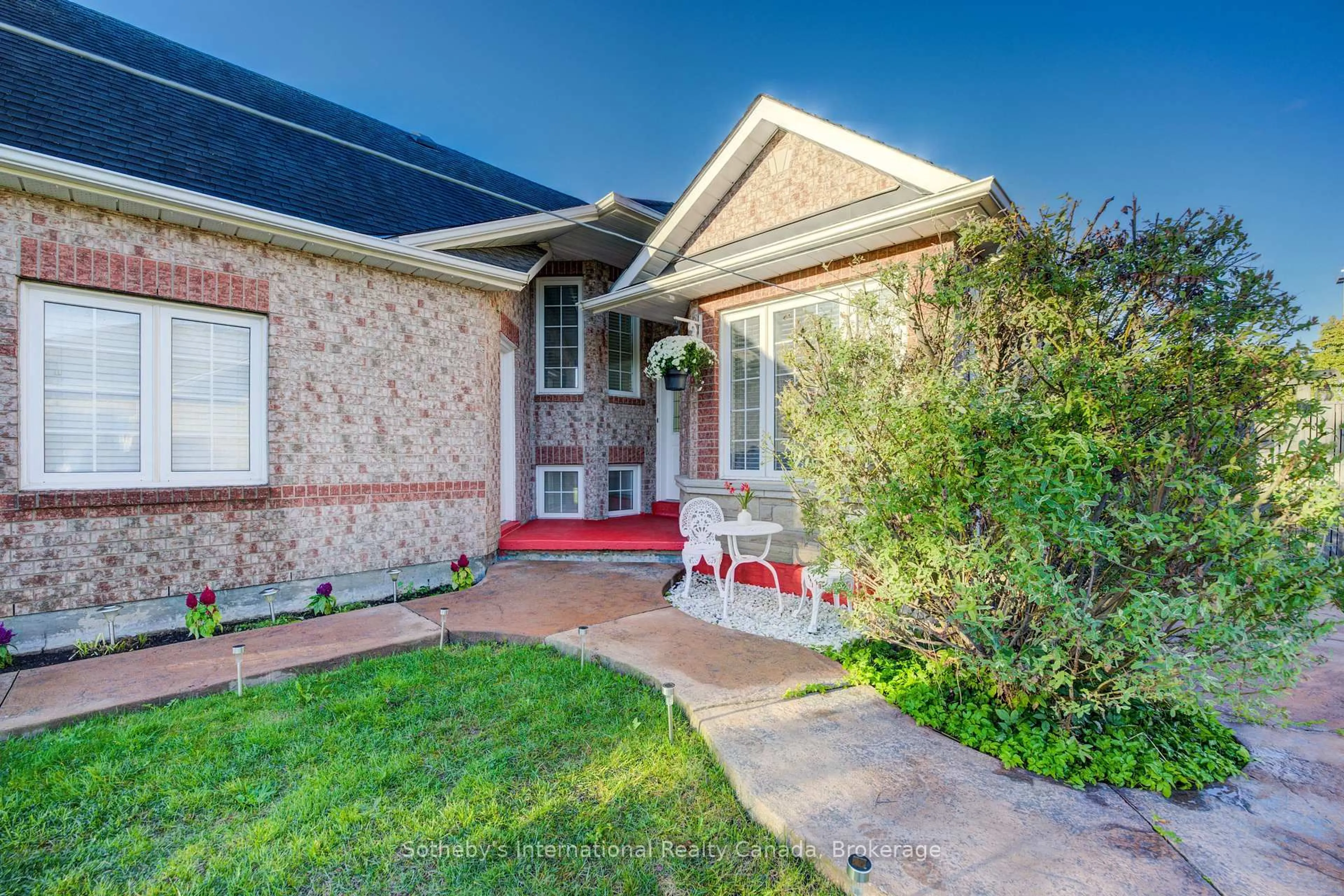 Home with brick exterior material, street for 147 St. Lawrence Dr, Welland Ontario L3C 7H6