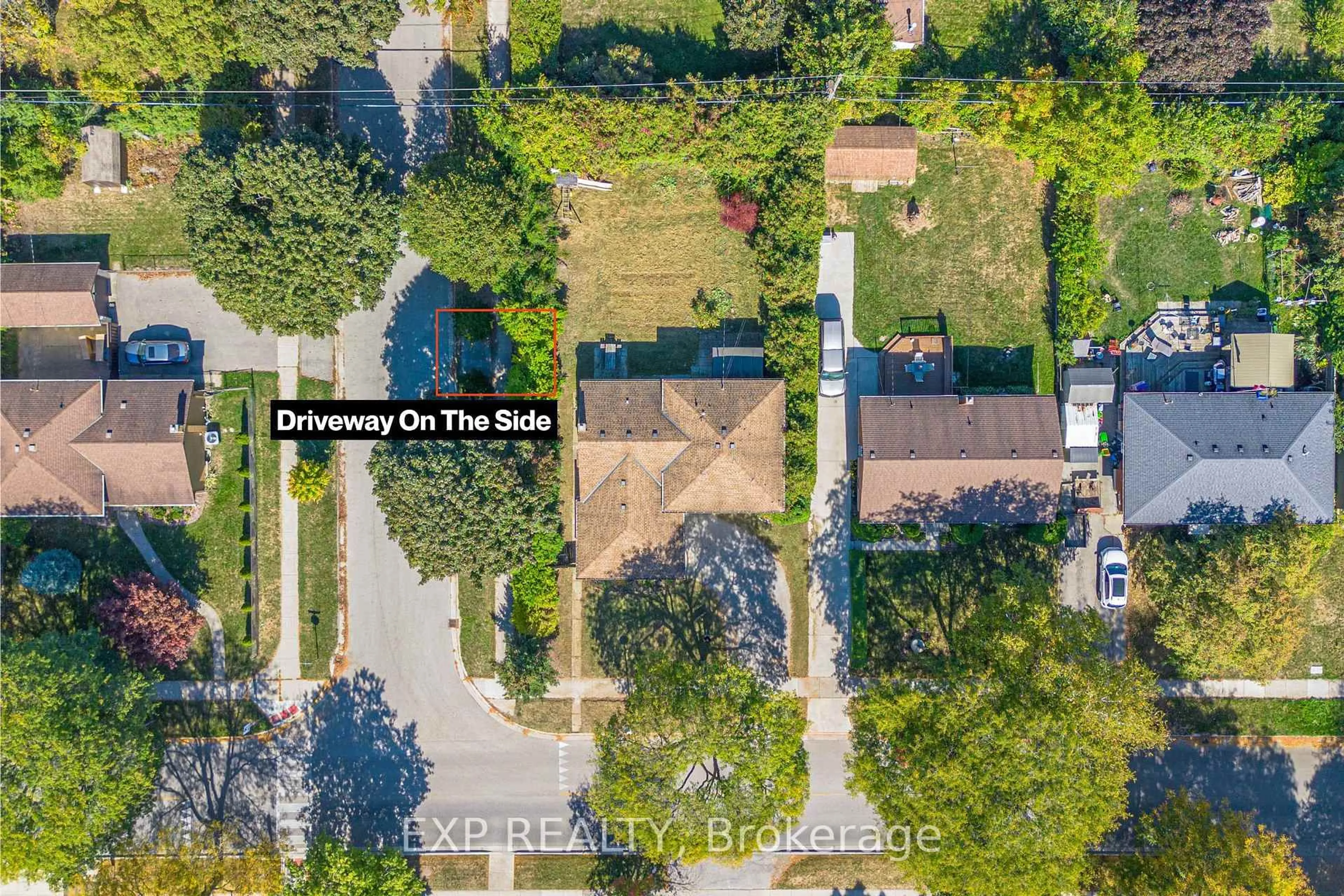 A pic from outside/outdoor area/front of a property/back of a property/a pic from drone, street for 1487 beckworth Ave, London East Ontario N5V 2K8