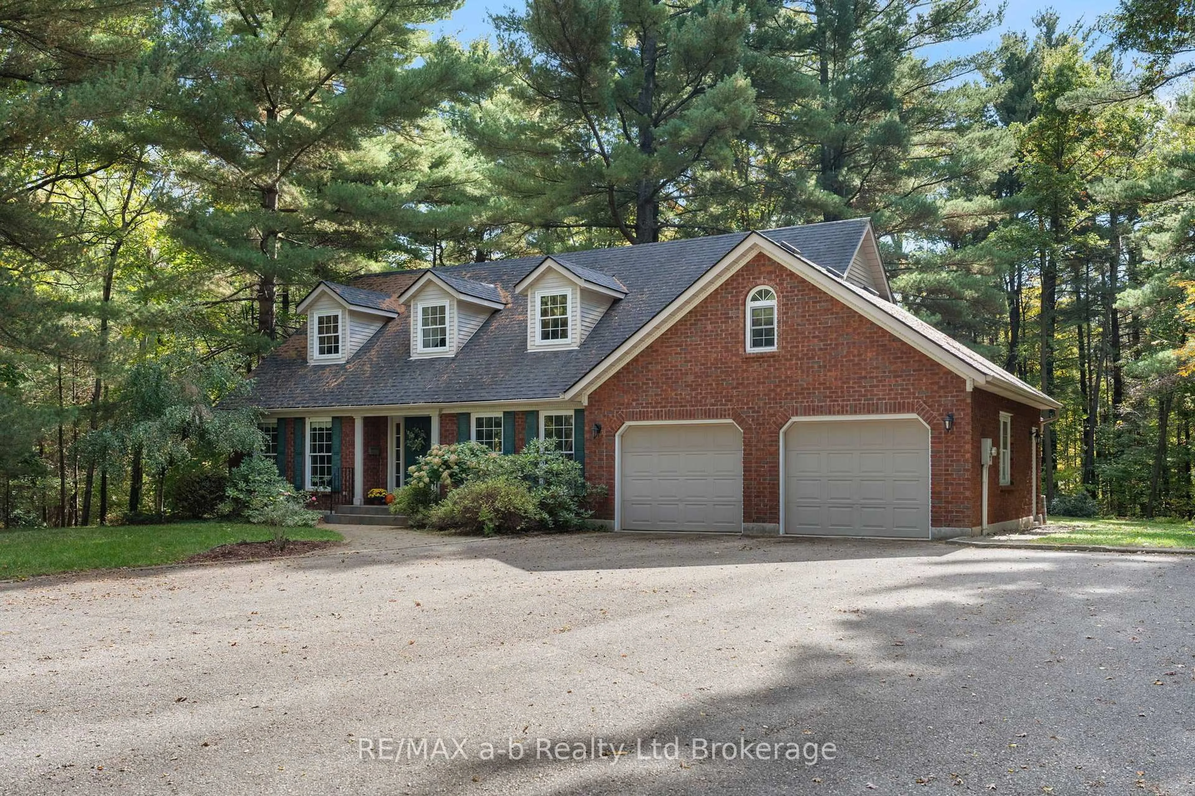 Home with brick exterior material, street for 27 Norfolk St, Norwich Ontario N0J 1R0