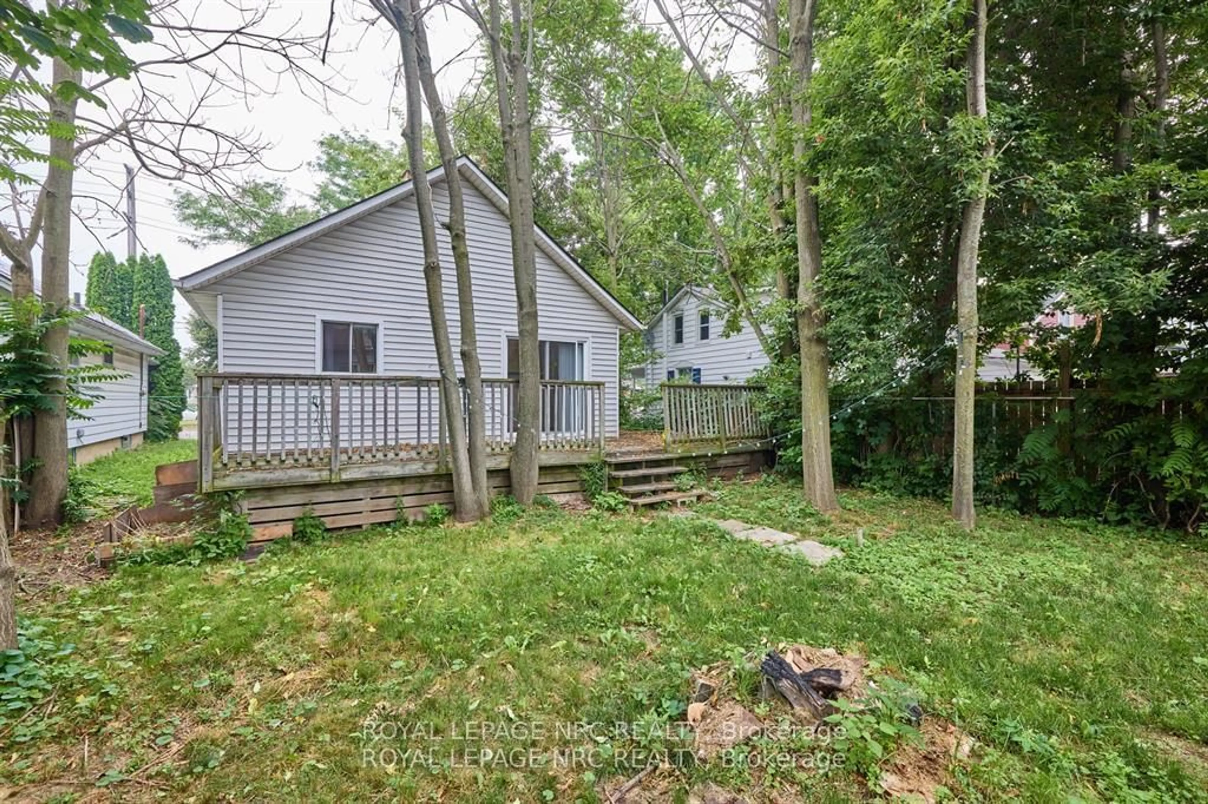 Unknown for 108 Carlton St, St. Catharines Ontario L2R 1R3