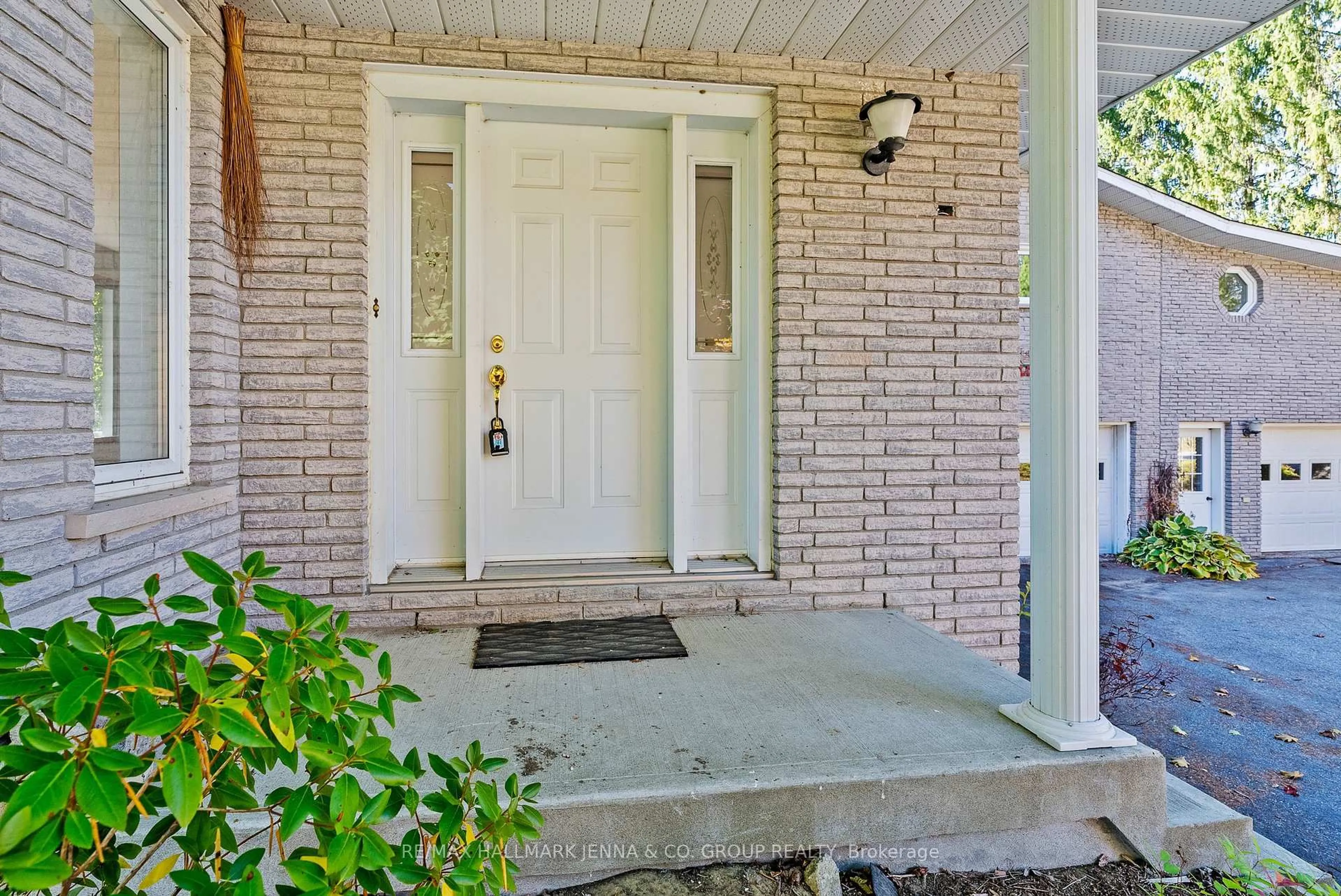 Indoor entryway for 2928 Seguin Rd, The Nation Ontario K0B 1G0