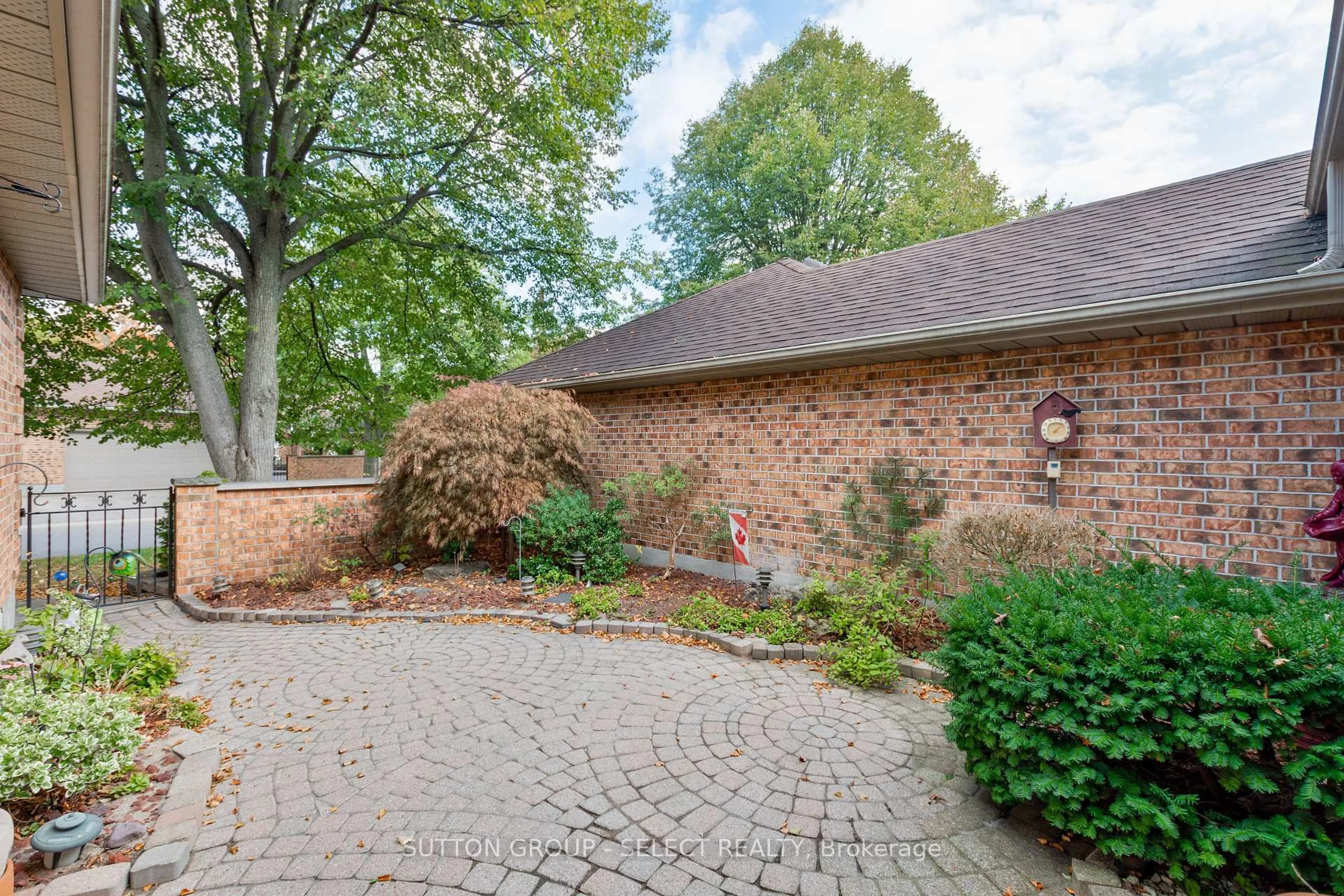 Home with brick exterior material, street for 1443 Commissioners Rd #37, London South Ontario N6K 1E2