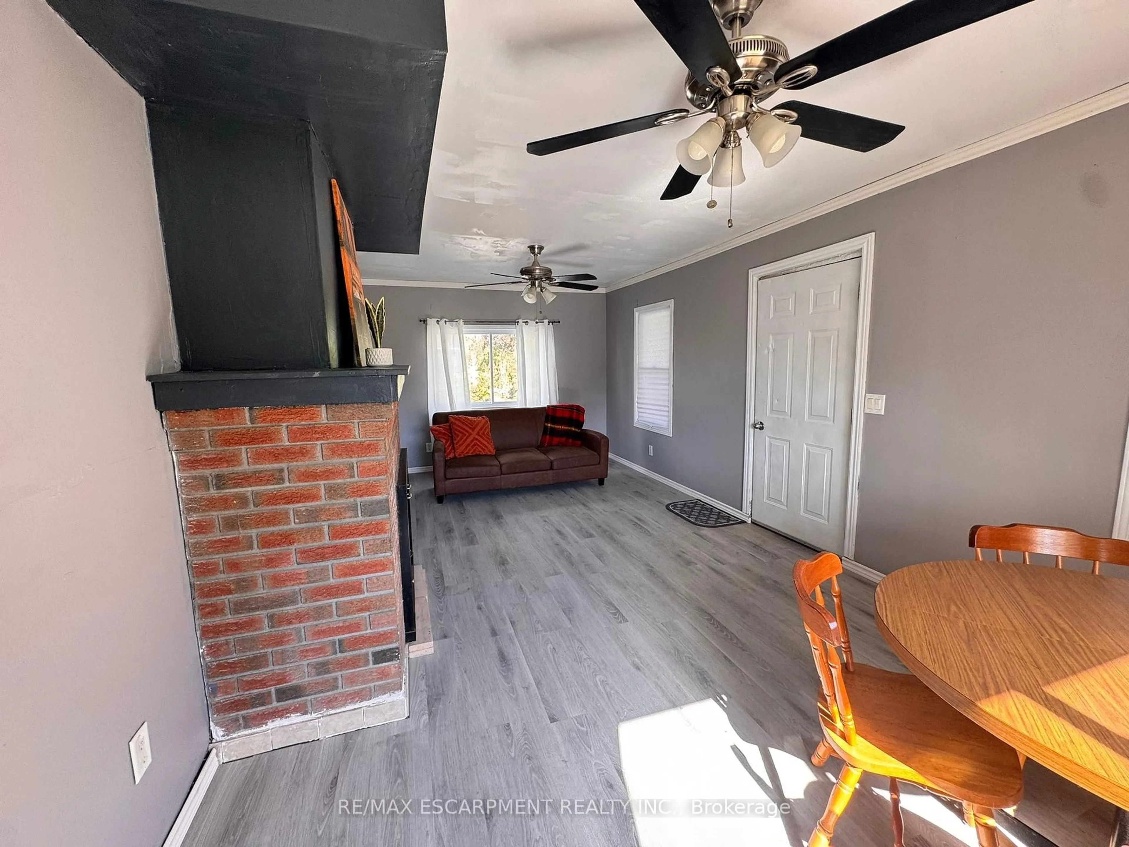 A pic of a room for 495 Grandview Rd, Fort Erie Ontario L2A 4T7