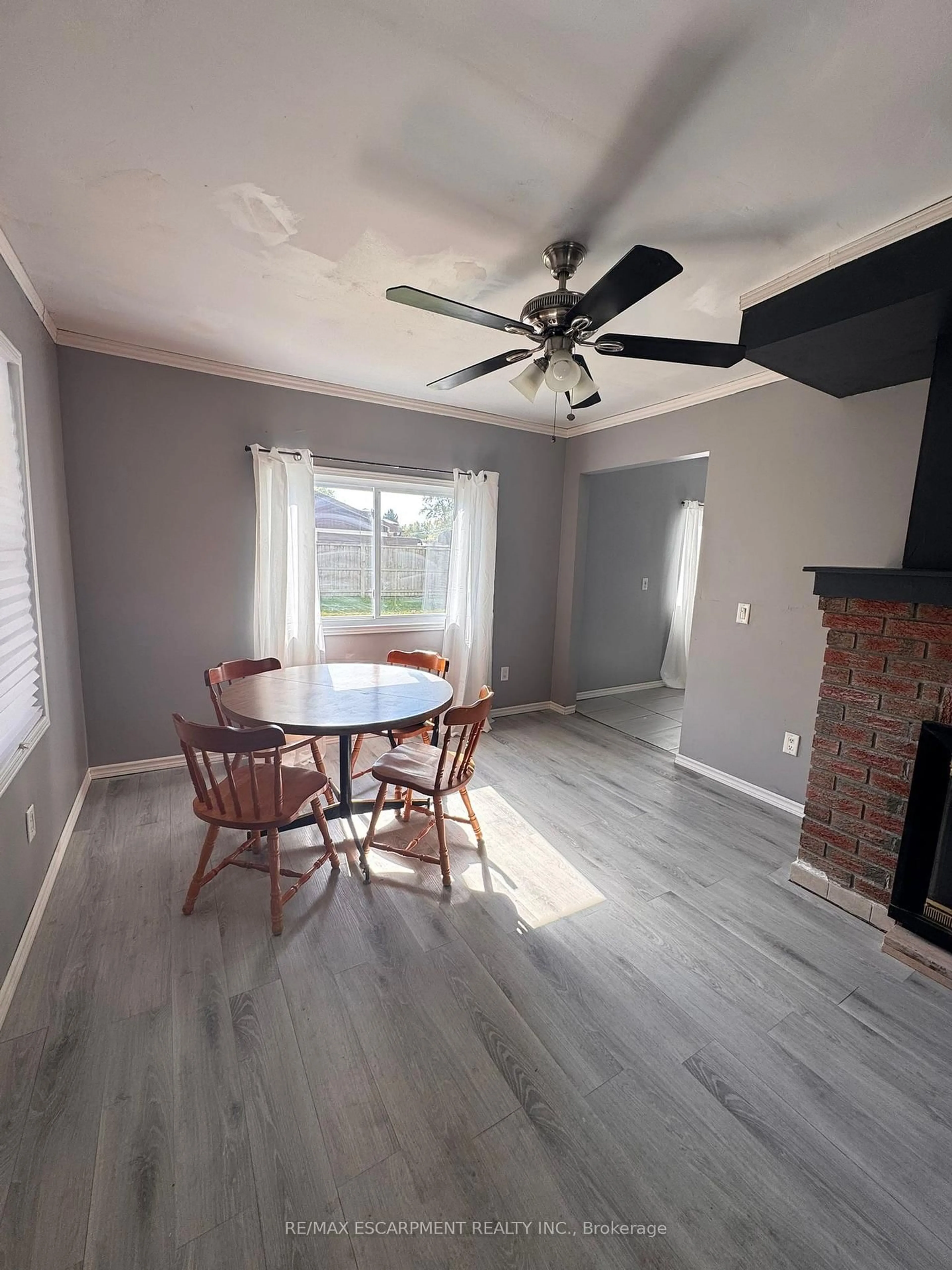 A pic of a room for 495 Grandview Rd, Fort Erie Ontario L2A 4T7