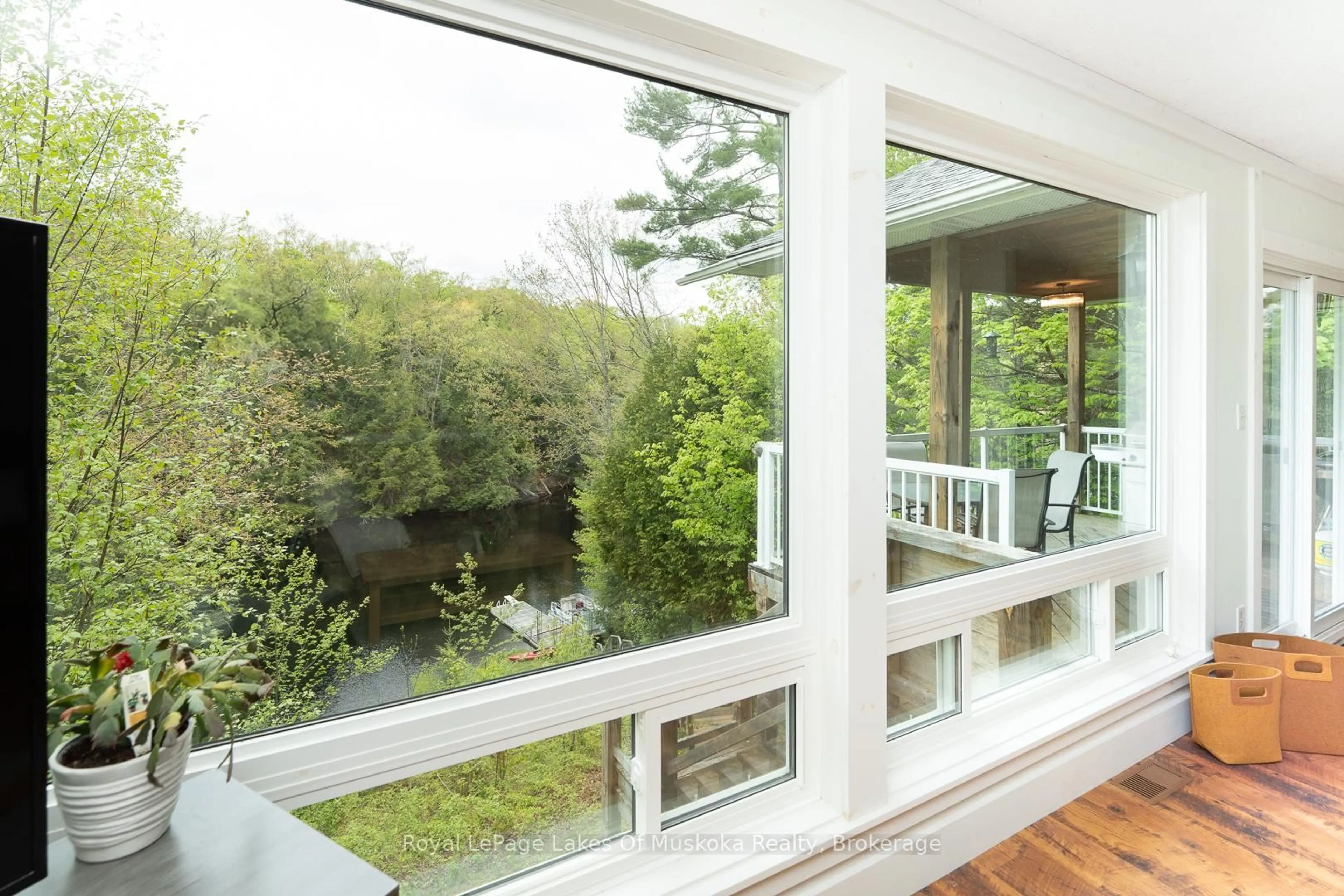 Patio, water/lake/river/ocean view for 1075 Rocky Narrow Rd, Bracebridge Ontario P1L 1X1