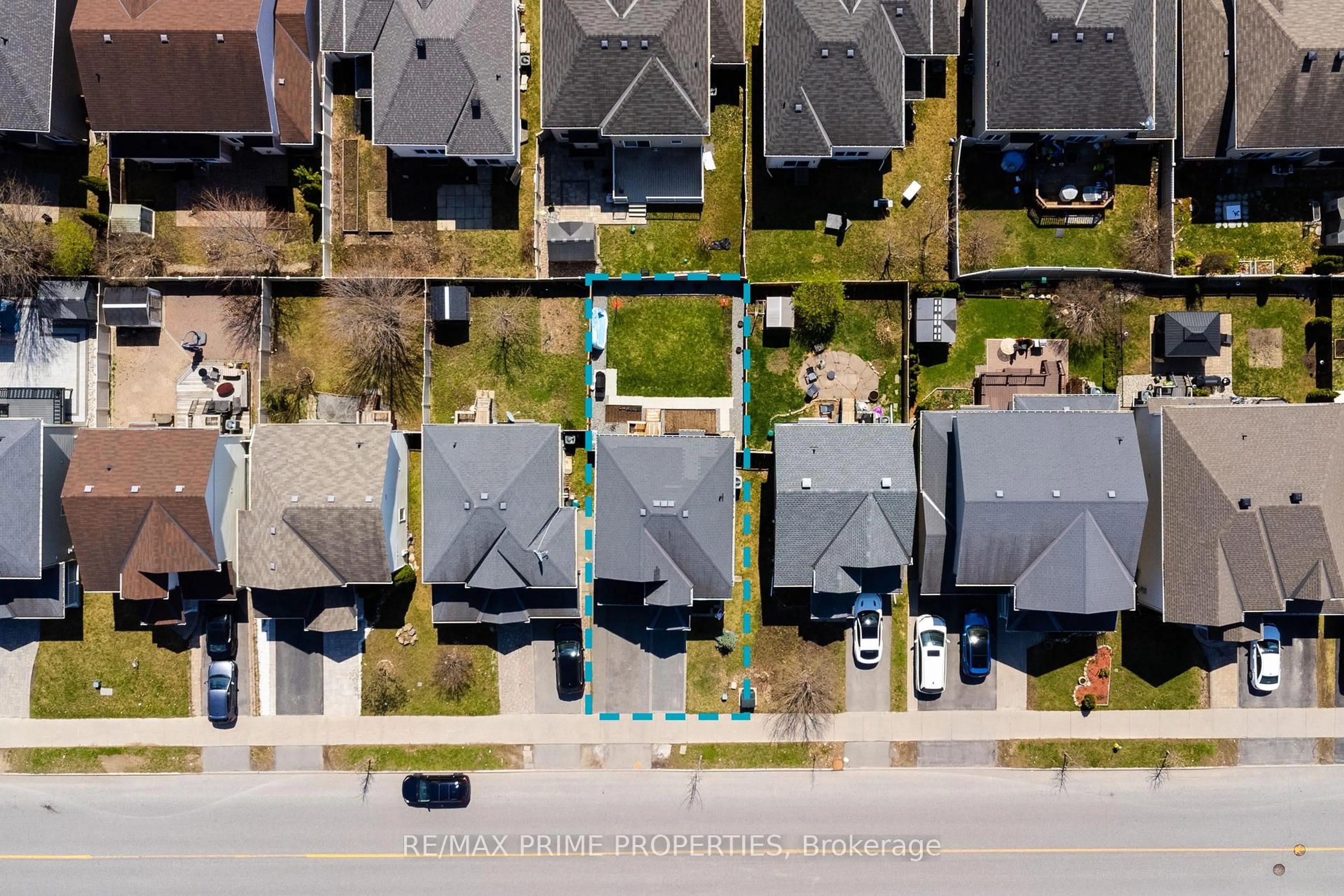 A pic from outside/outdoor area/front of a property/back of a property/a pic from drone, street for 513 PAUL METIVIER Dr, Ottawa Ontario K2J 0H4
