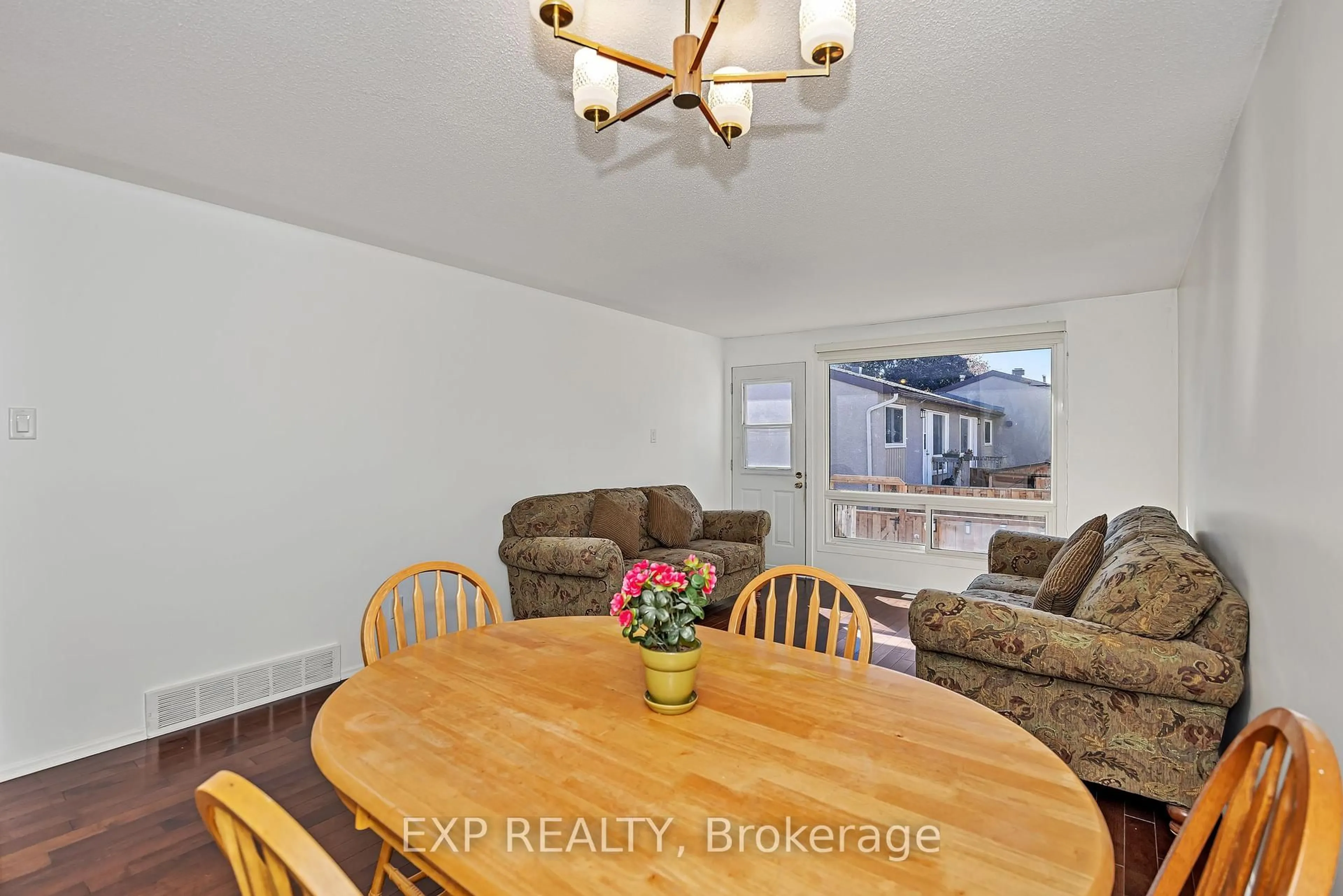 Dining room, unknown for 266 Woodfield Dr, Ottawa Ontario K2G 3W9