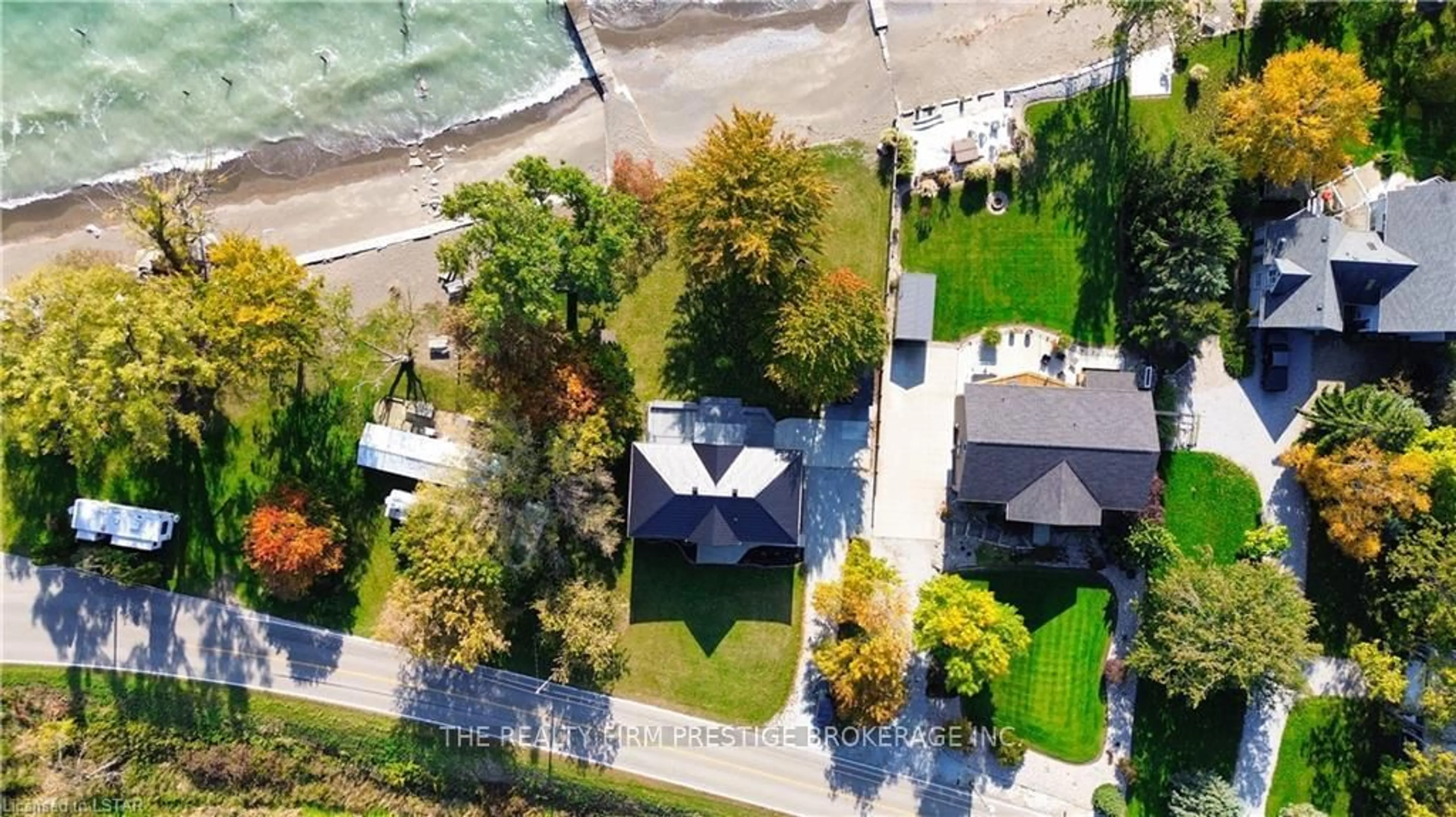 A pic from outside/outdoor area/front of a property/back of a property/a pic from drone, street for 18574 ERIE SHORE Dr, Chatham-Kent Ontario N0L 1A0