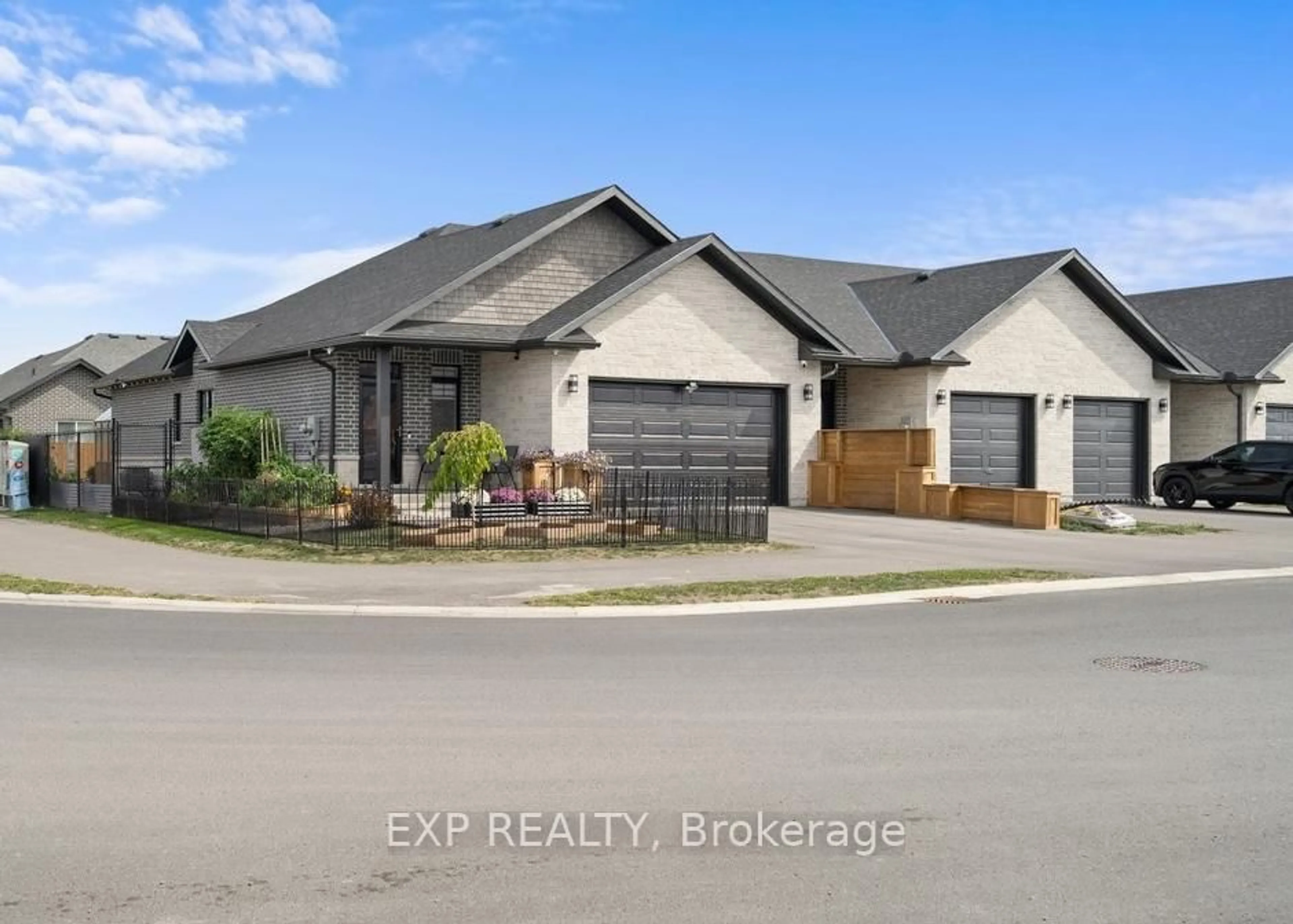 A pic from outside/outdoor area/front of a property/back of a property/a pic from drone, street for 30 Raycroft Dr, Belleville Ontario K8N 0R4