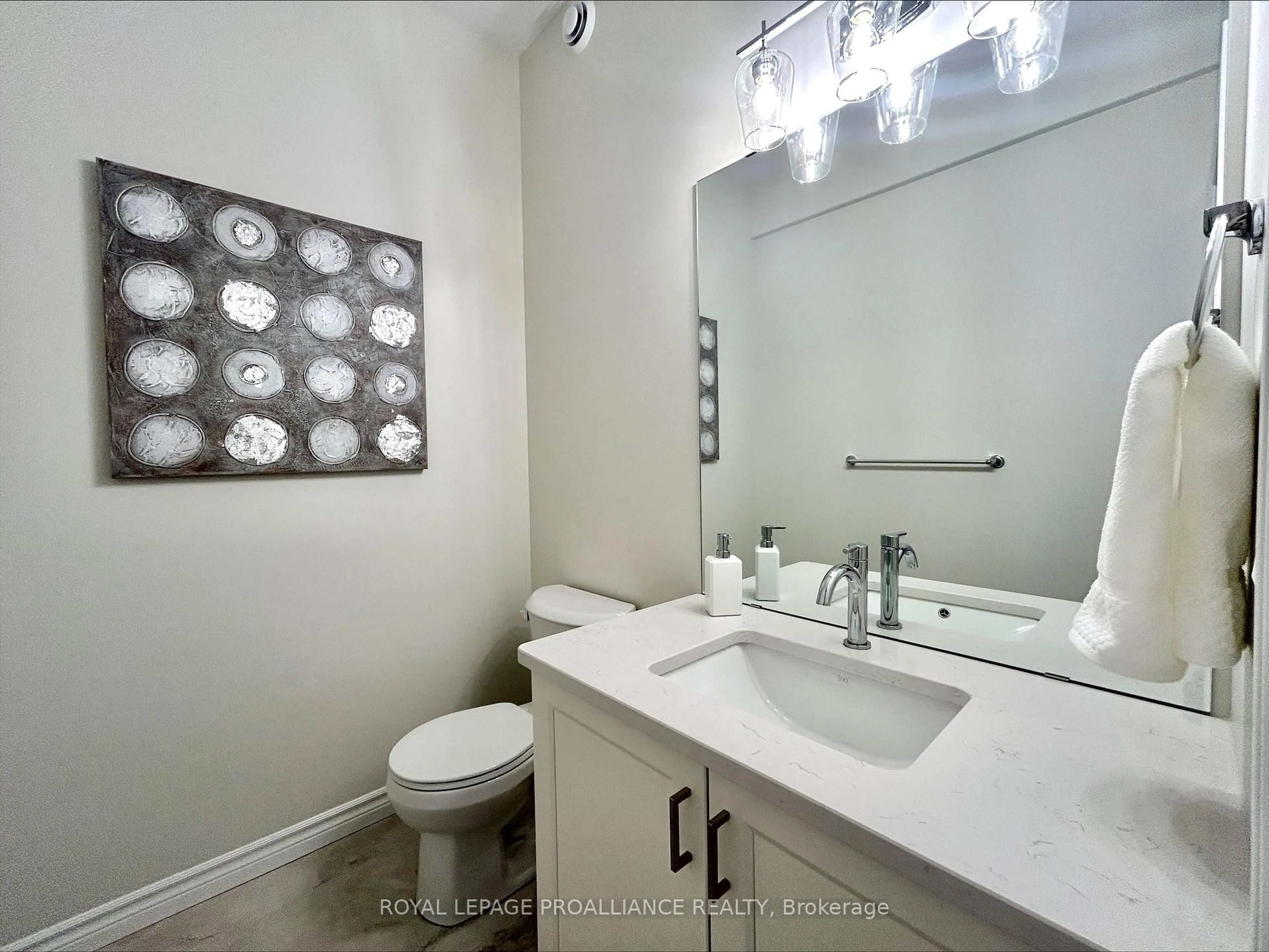 Standard bathroom, ceramic/tile floor for 14 Peace River St, Belleville Ontario K8N 0V6