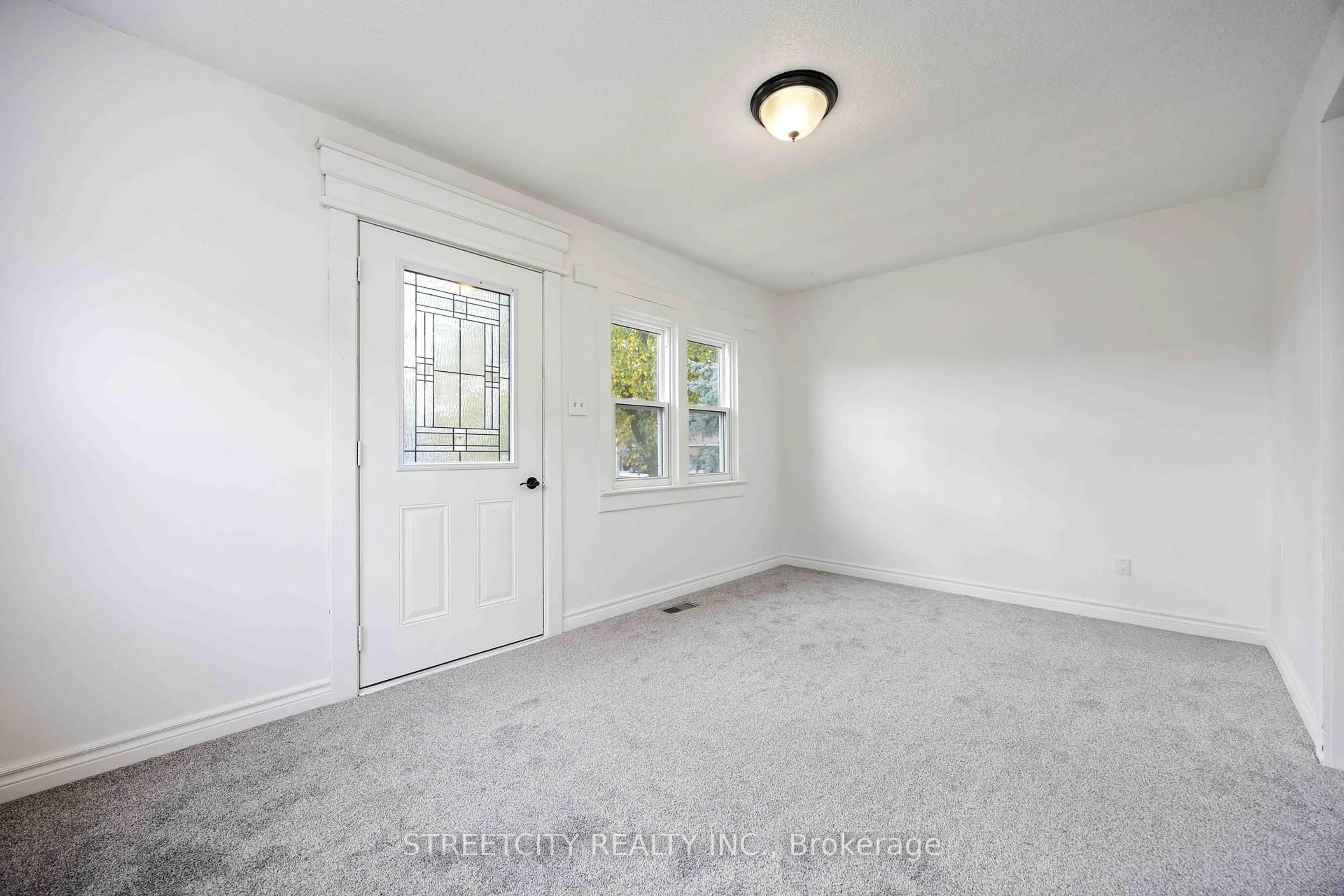 A pic of a room for 4482 Petrolia Line, Petrolia Ontario N0N 1R0