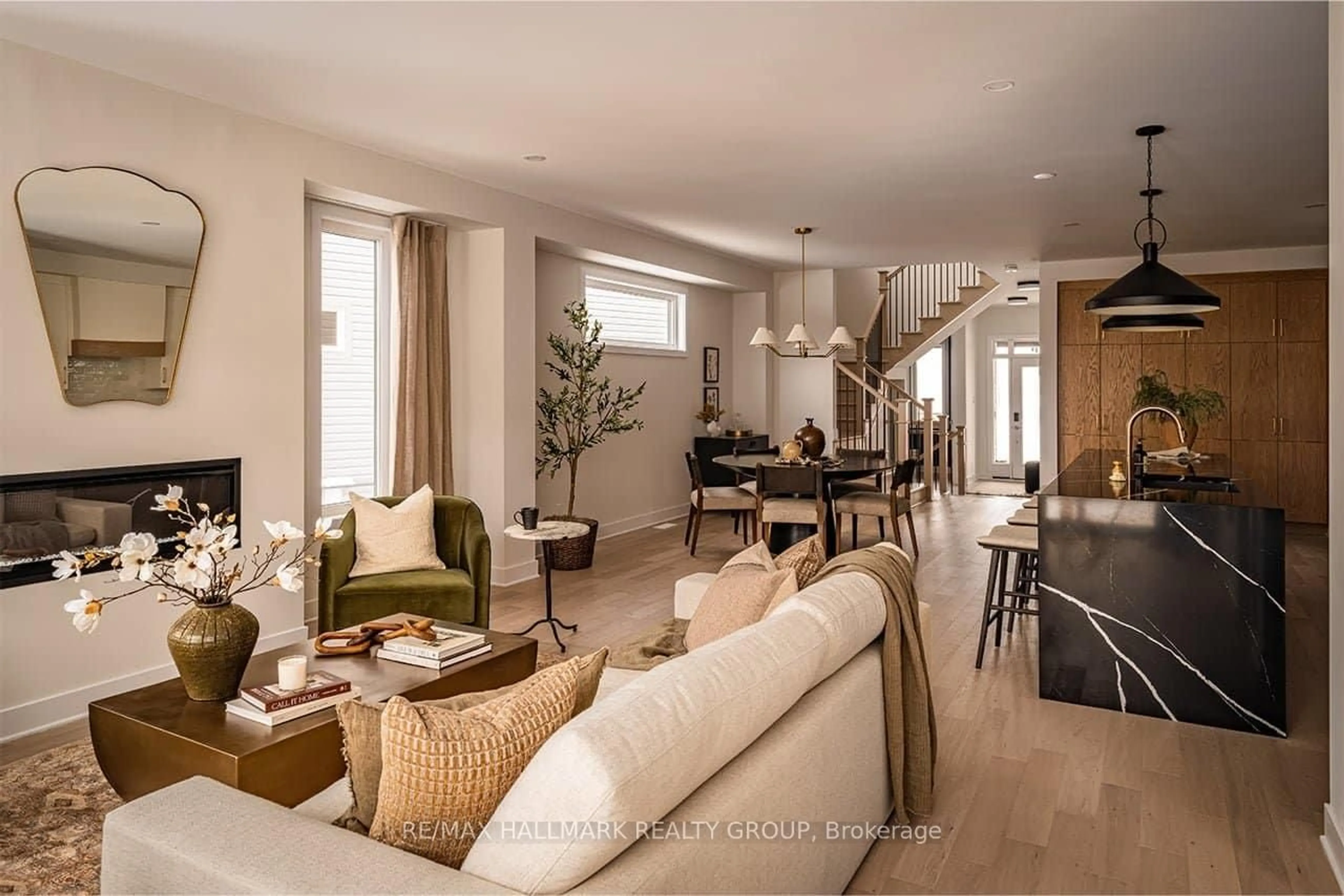 Living room with furniture, unknown for 616 Persimmon Way, Ottawa Ontario K1C 1T1