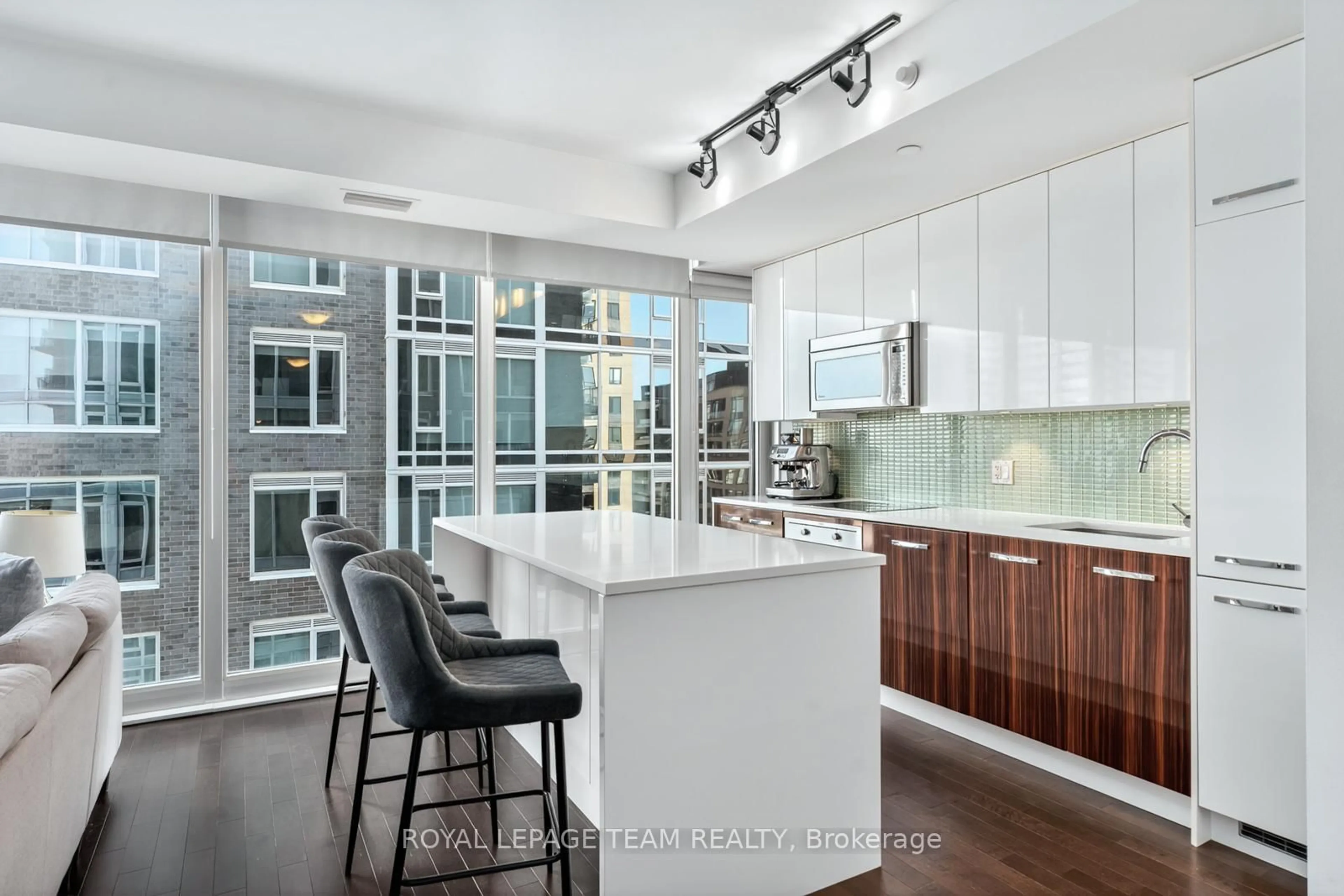 Contemporary kitchen, ceramic/tile floor for 111 CHAMPAGNE Ave #1111, Ottawa Ontario K1S 5V3