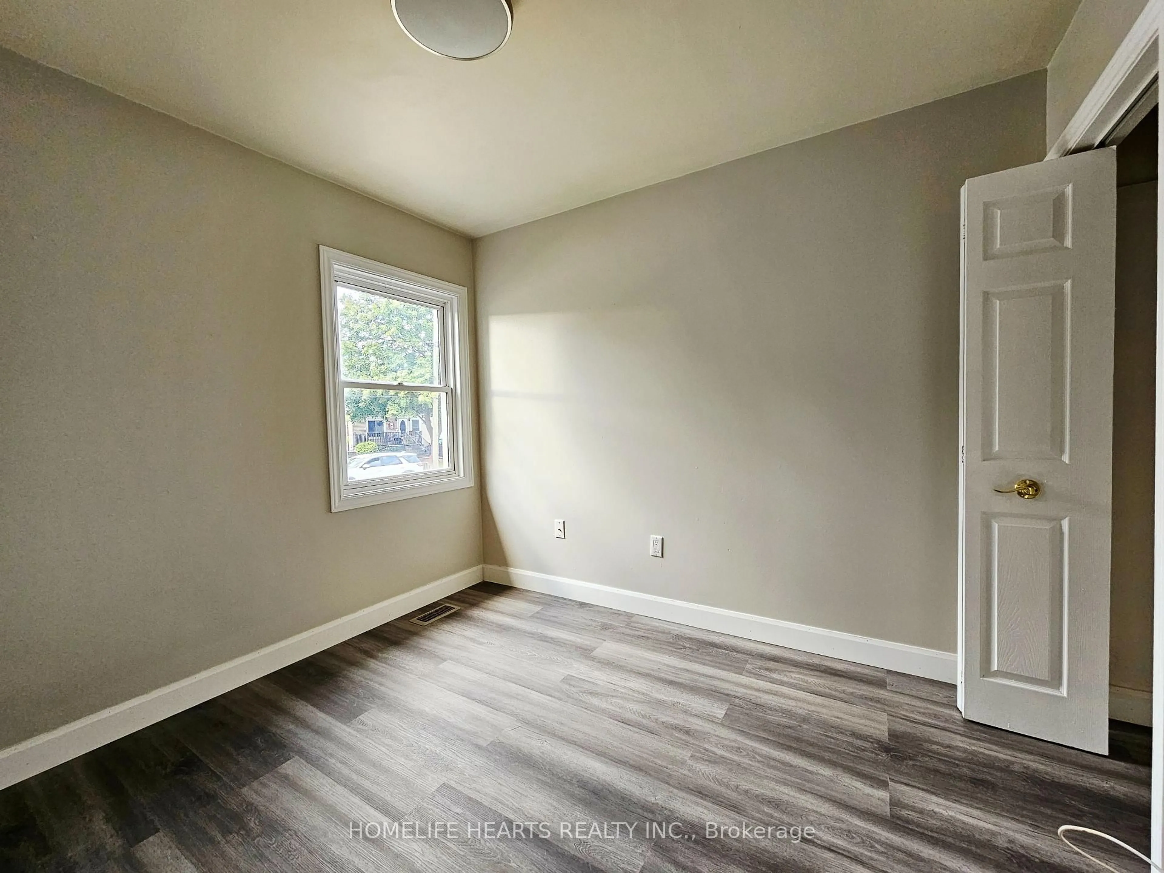 A pic of a room for 80 Glennie Ave, Hamilton Ontario L8H 5V9