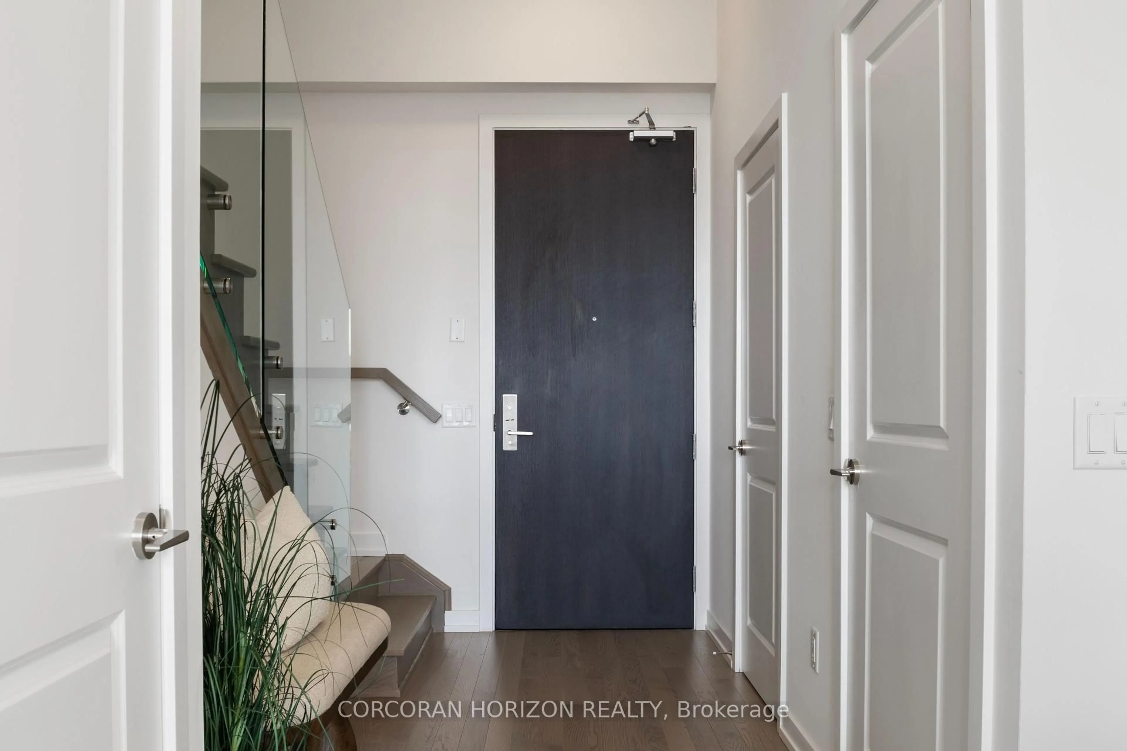 Indoor entryway for 55 Duke St #420, Kitchener Ontario N2H 0C9