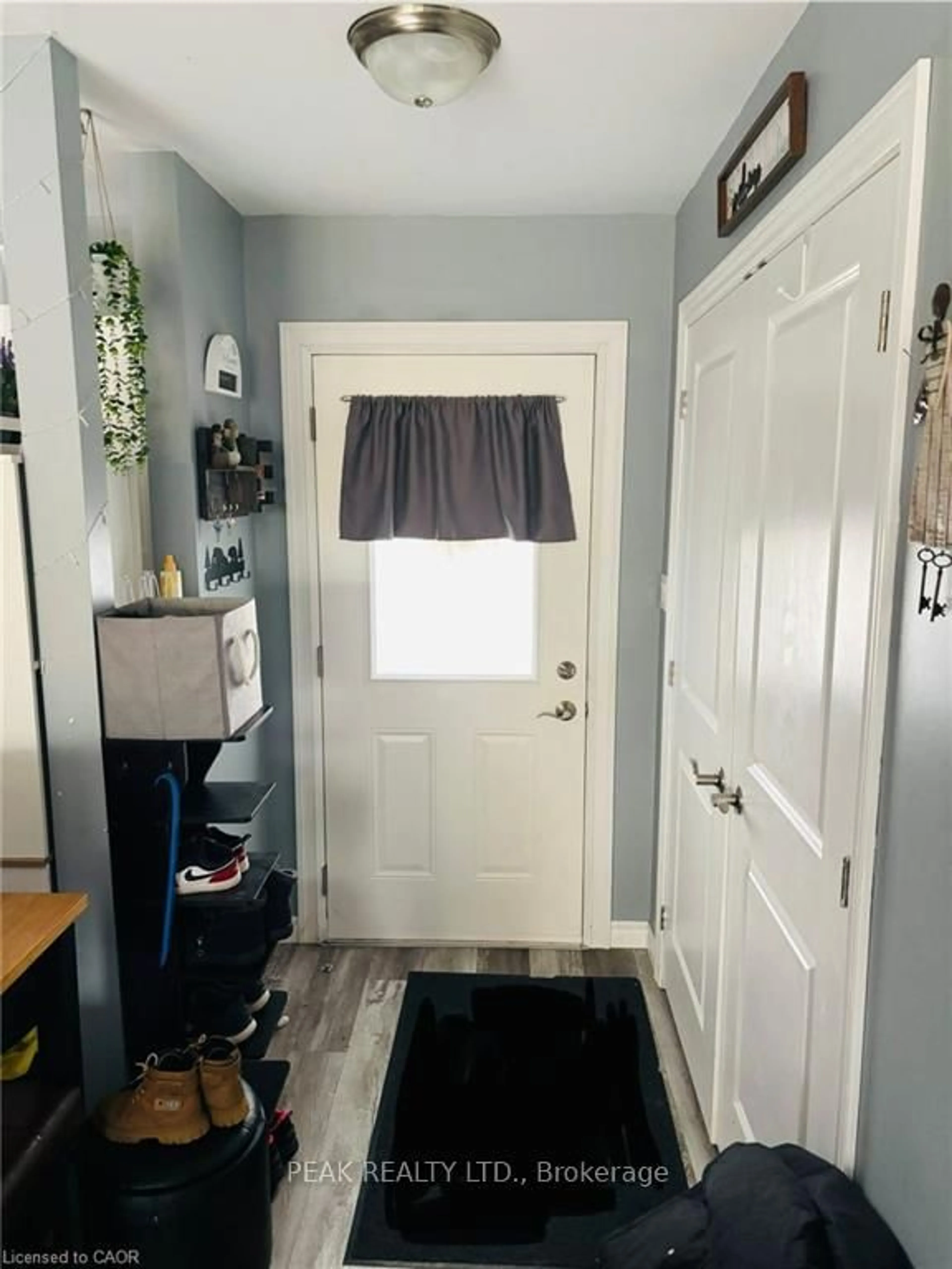 Indoor entryway for 46 Elora St, Minto Ontario L3Z 3E6