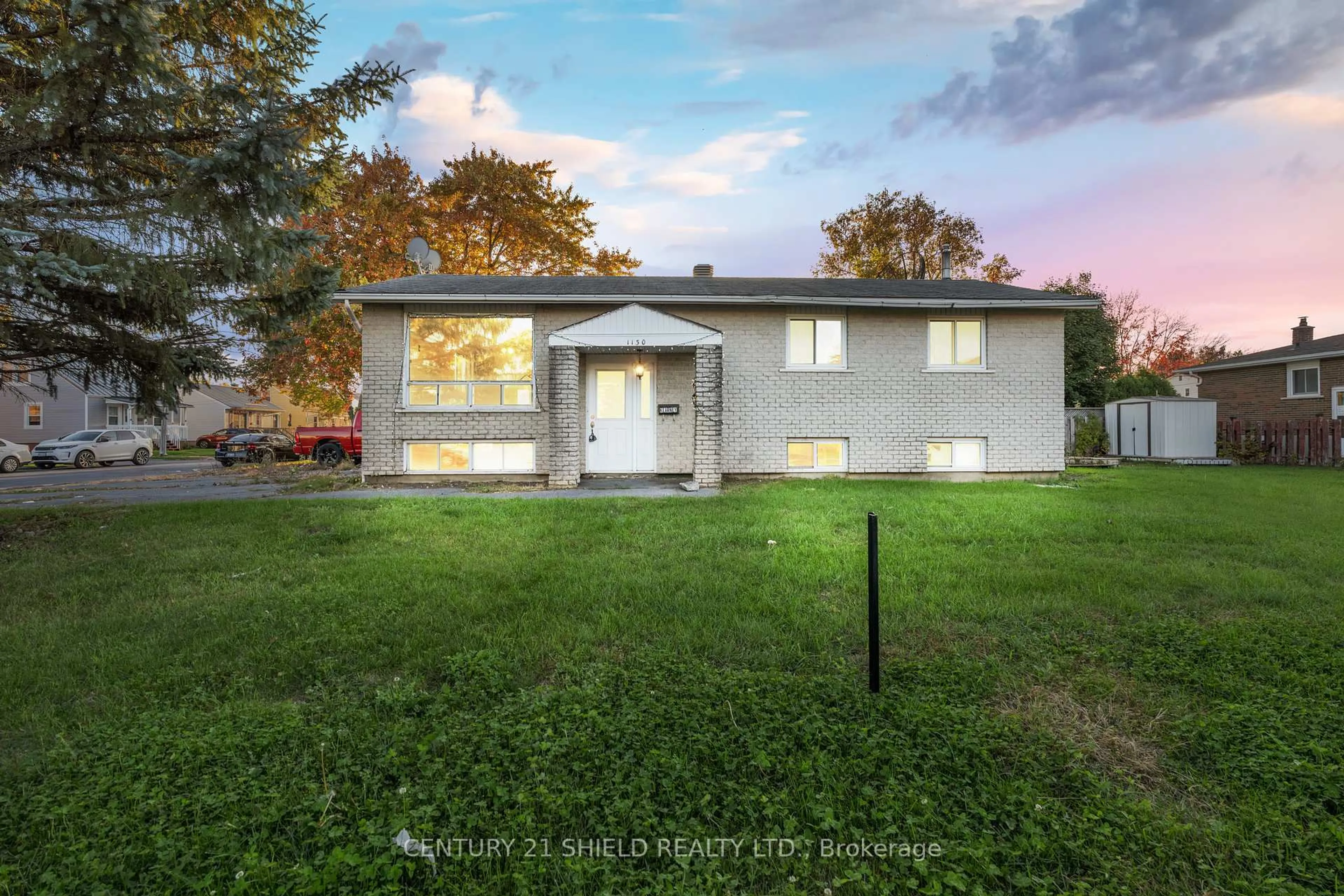 Home with vinyl exterior material, street for 1130 Sydney St, Cornwall Ontario K6H 6A1