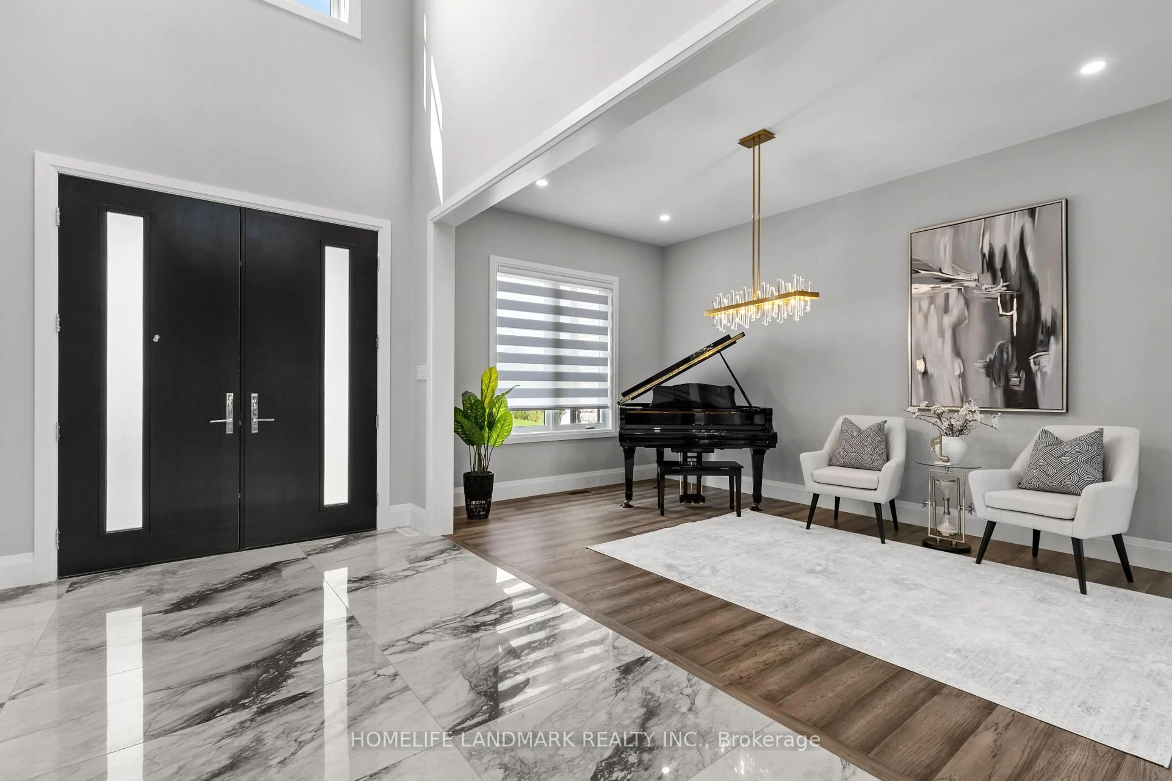 Indoor entryway for 451 warner Terr, London North Ontario N6G 0E6