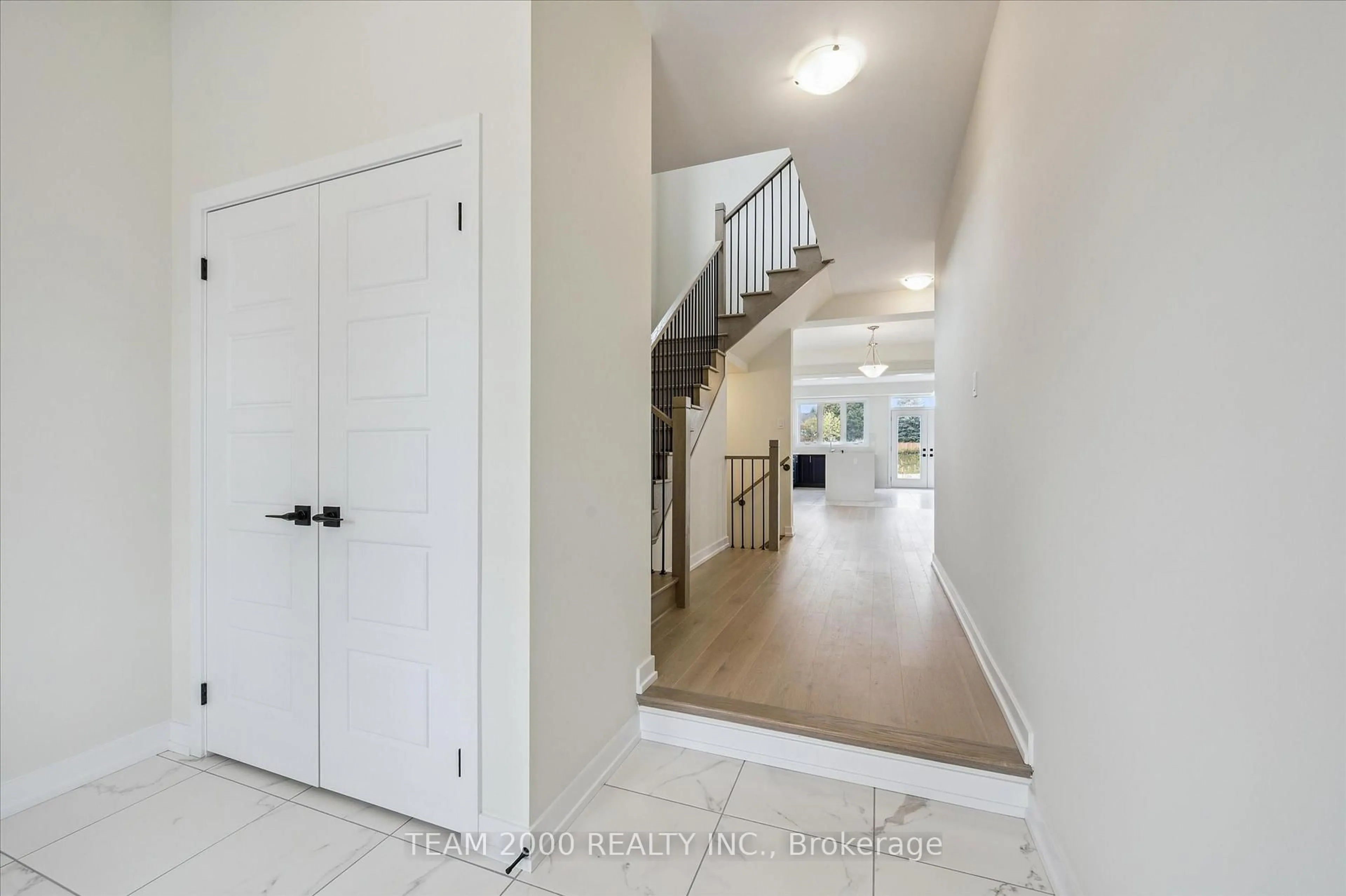 Unknown for 8 Moss Dr, Cambridge Ontario N1T 0G8