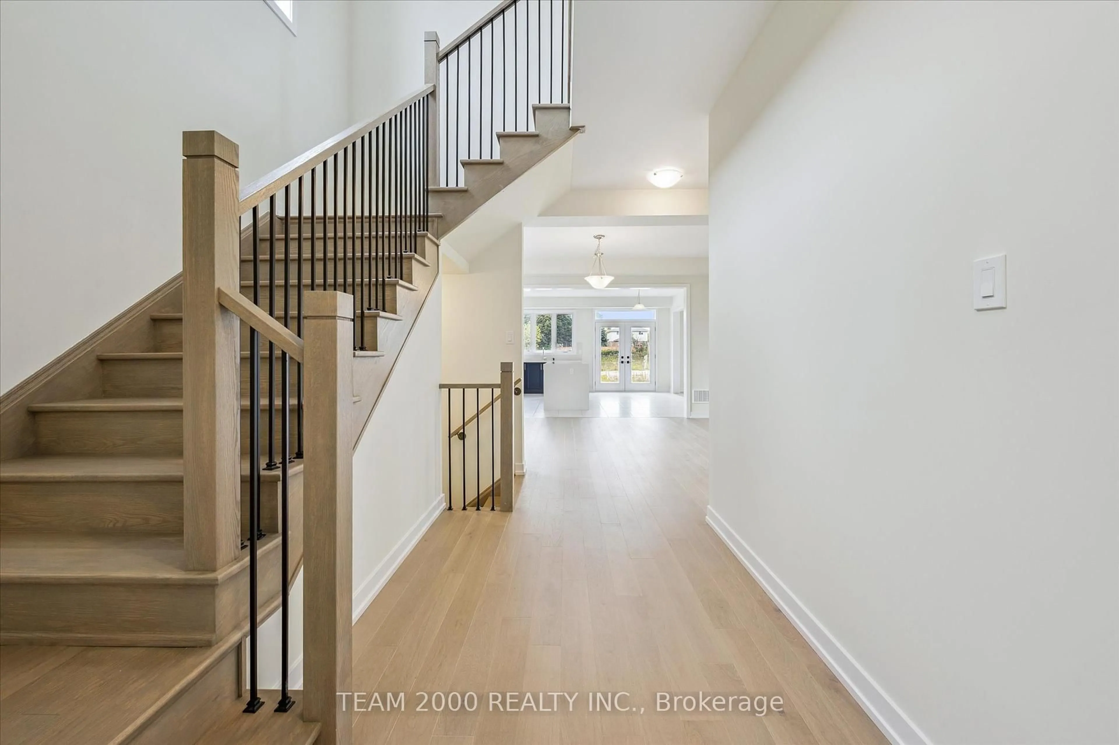 Indoor entryway for 8 Moss Dr, Cambridge Ontario N1T 0G8