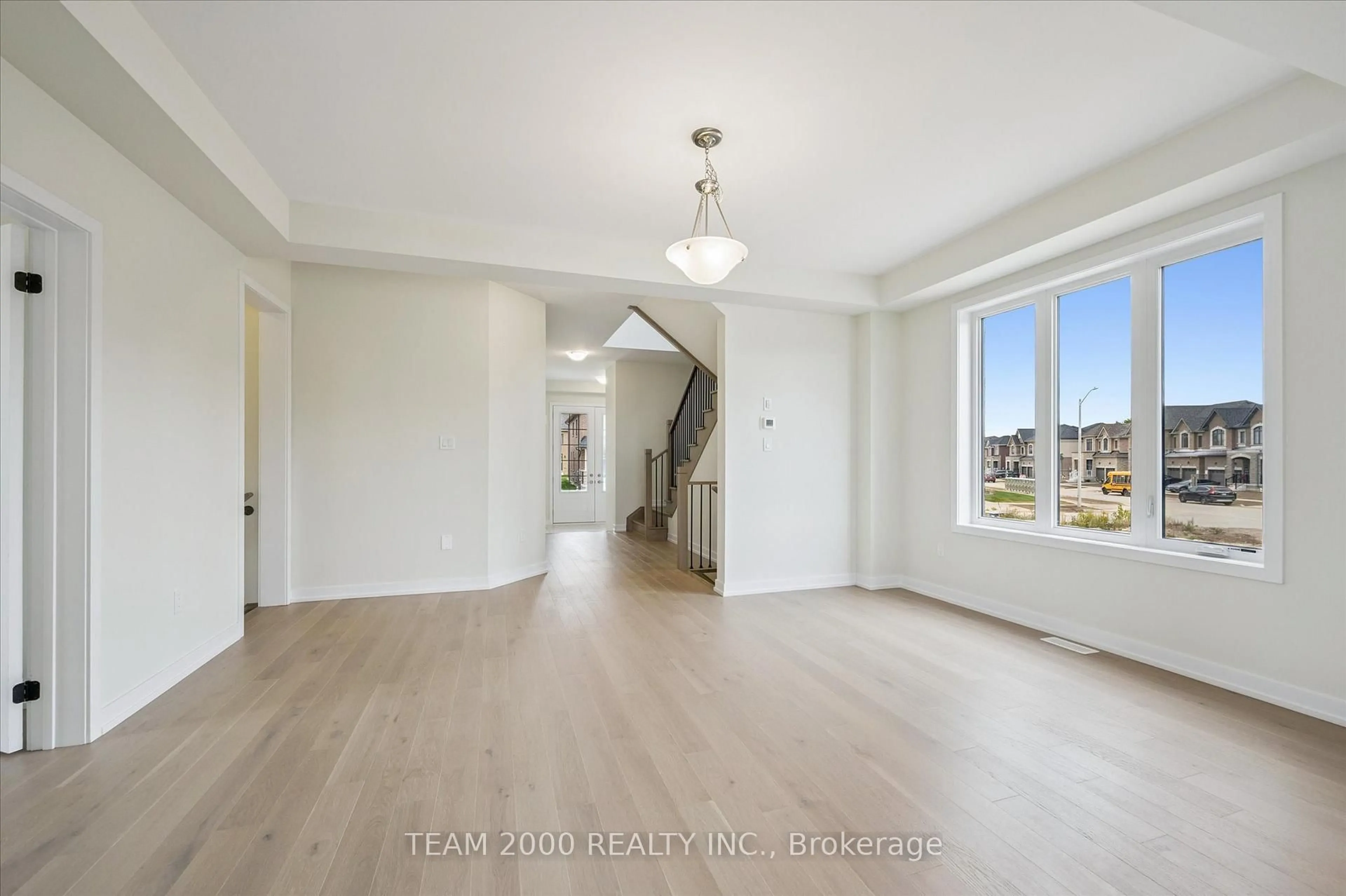 A pic of a room for 8 Moss Dr, Cambridge Ontario N1T 0G8