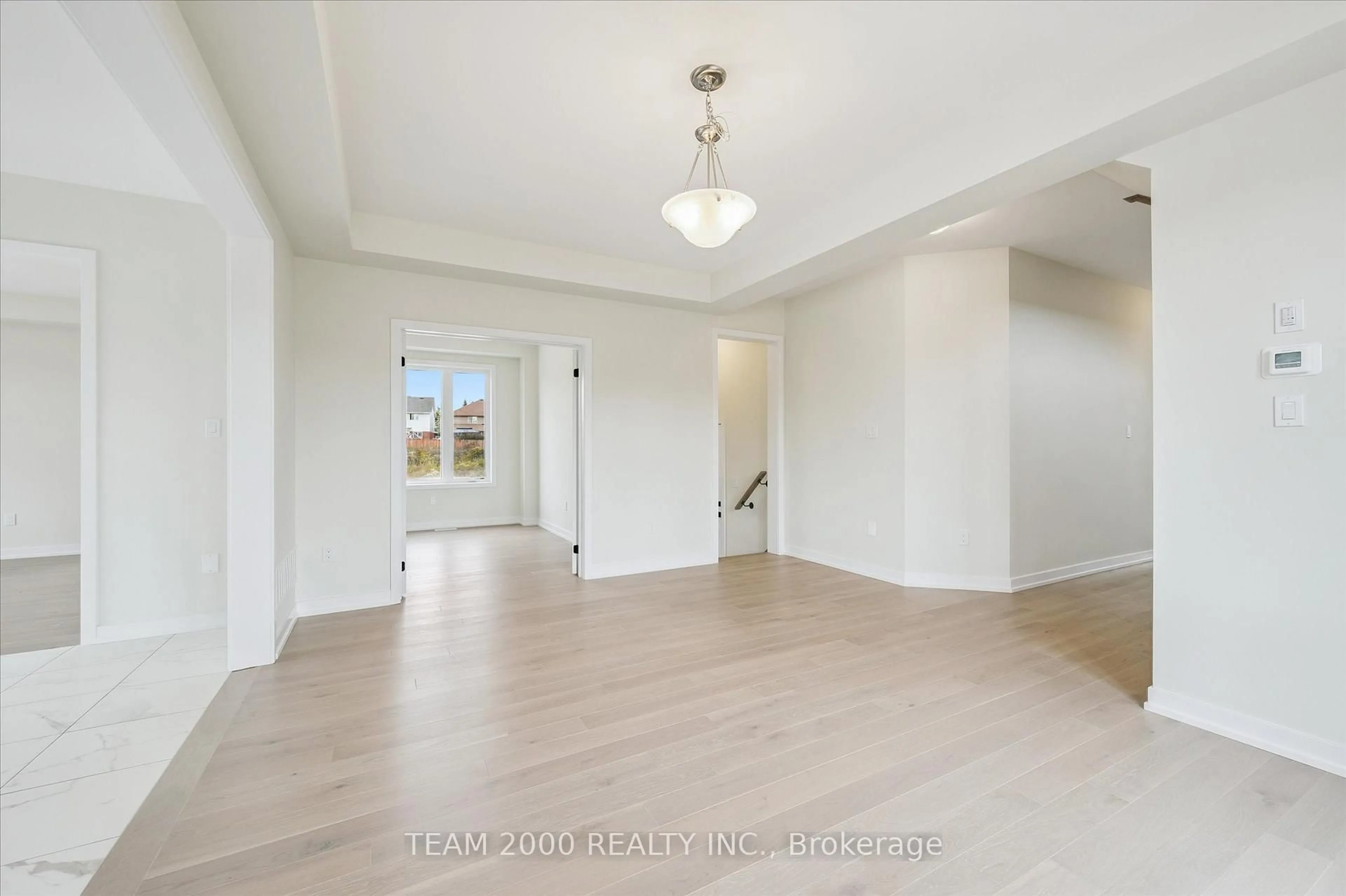 Indoor entryway for 8 Moss Dr, Cambridge Ontario N1T 0G8