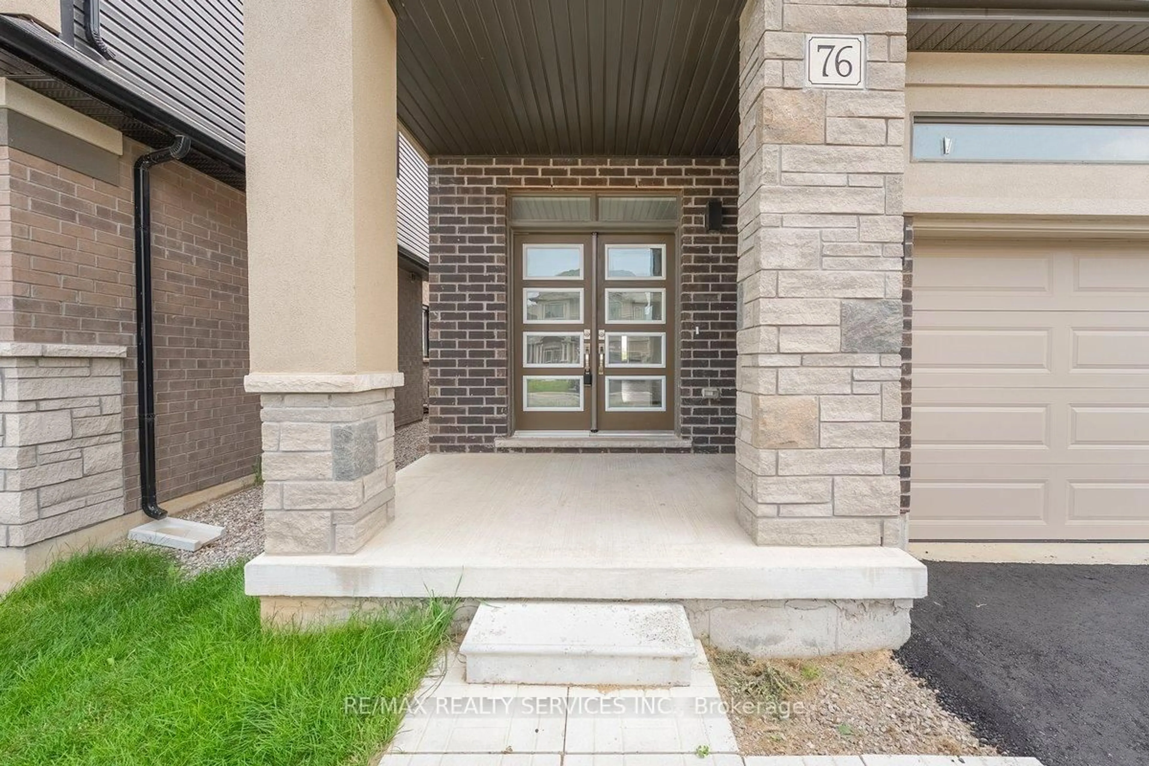 Unknown for 76 Hitchman St, Brant Ontario N3L 0M1