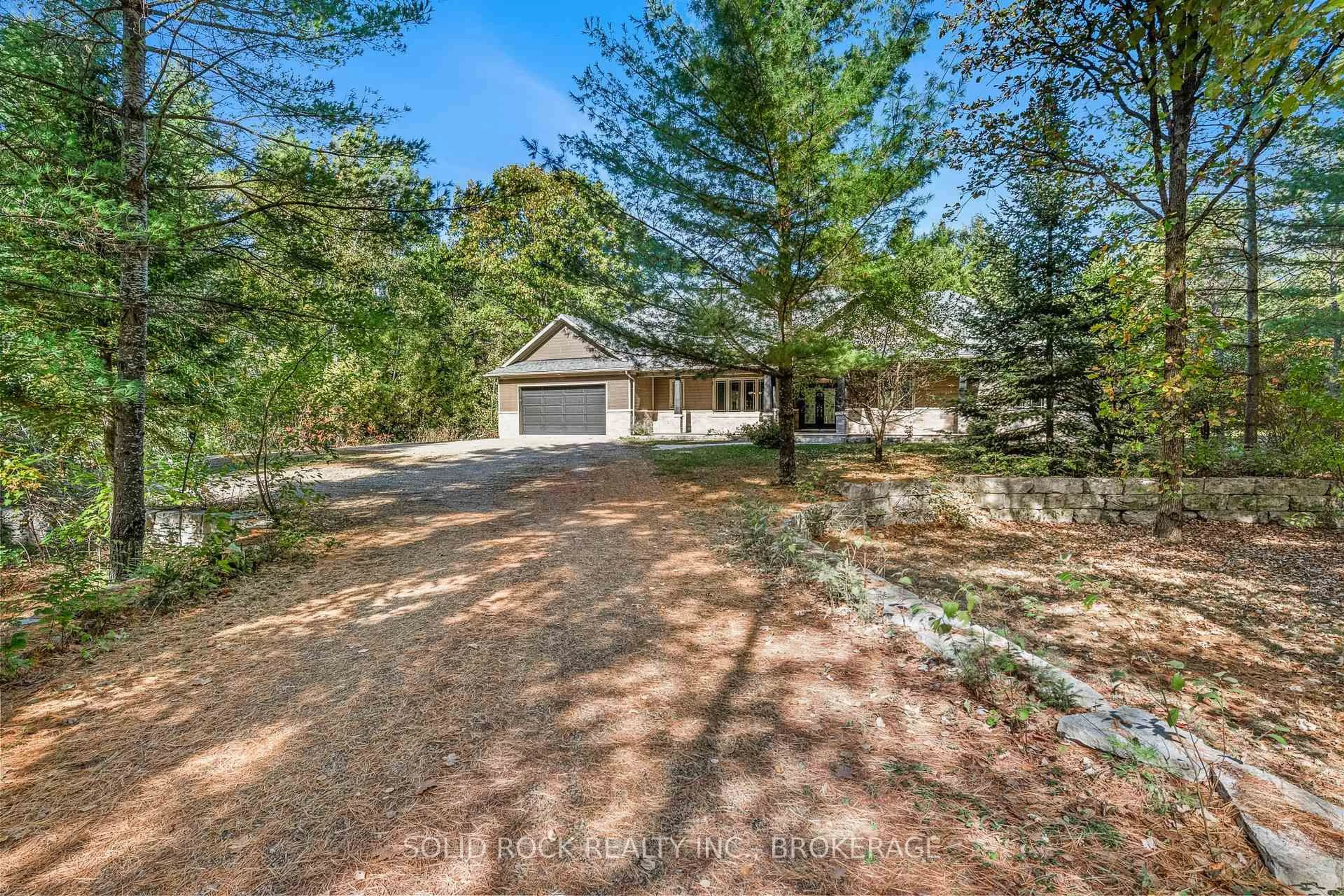 A pic from outside/outdoor area/front of a property/back of a property/a pic from drone, forest/trees view for 132 Western Ave, Smiths Falls Ontario K7A 4S4