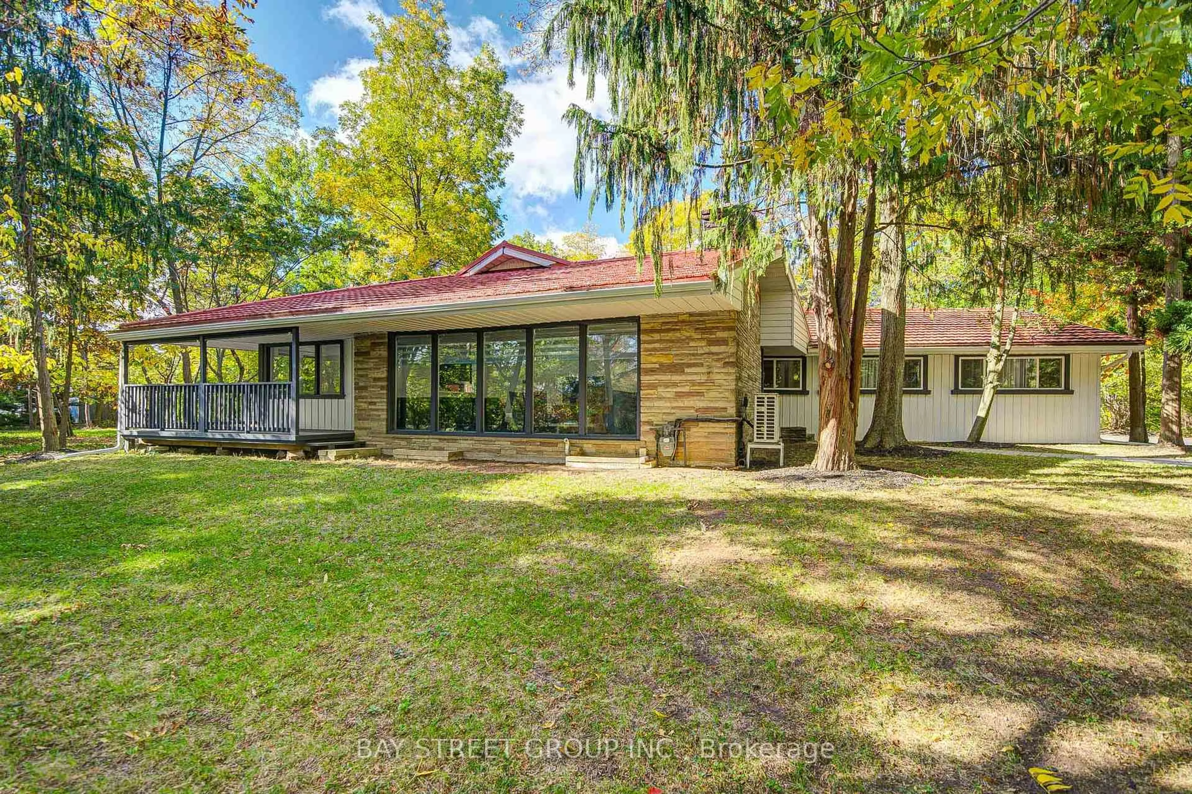 A pic from outside/outdoor area/front of a property/back of a property/a pic from drone, water/lake/river/ocean view for 14874 Niagara River Pkwy, Niagara-on-the-Lake Ontario L0S 1J0
