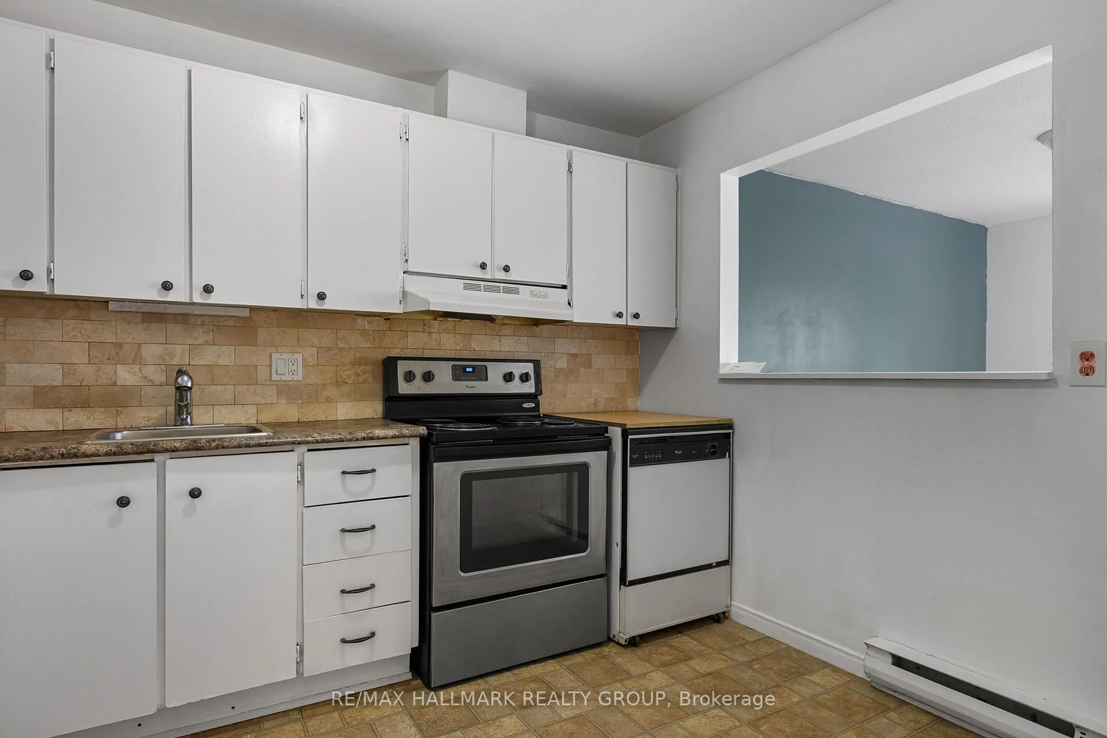 Standard kitchen, unknown for 3445 Uplands Dr #137, Ottawa Ontario K1V 9N5
