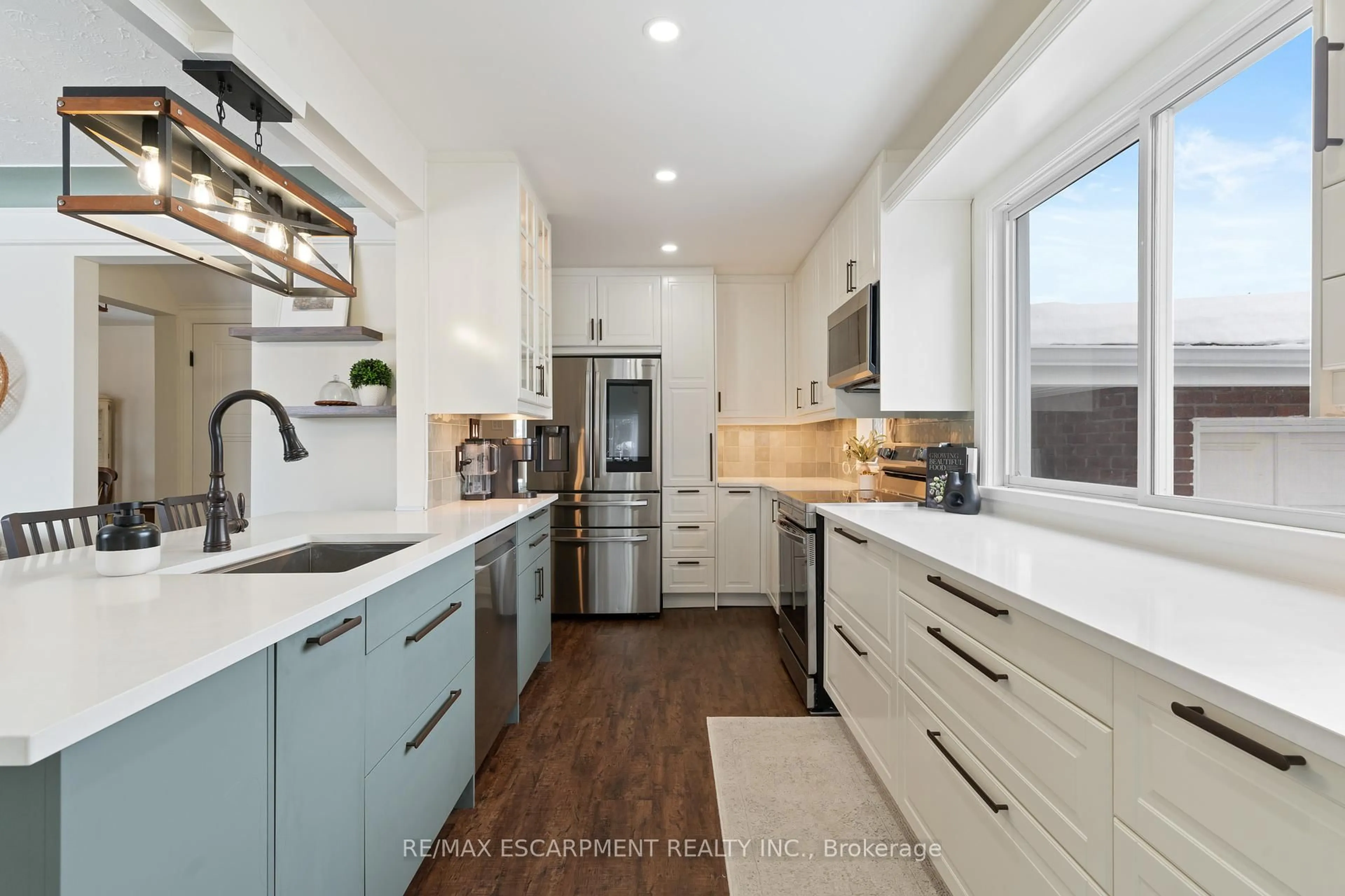 Open concept kitchen, unknown for 18 Flanders Ave, St. Catharines Ontario L2M 5X3