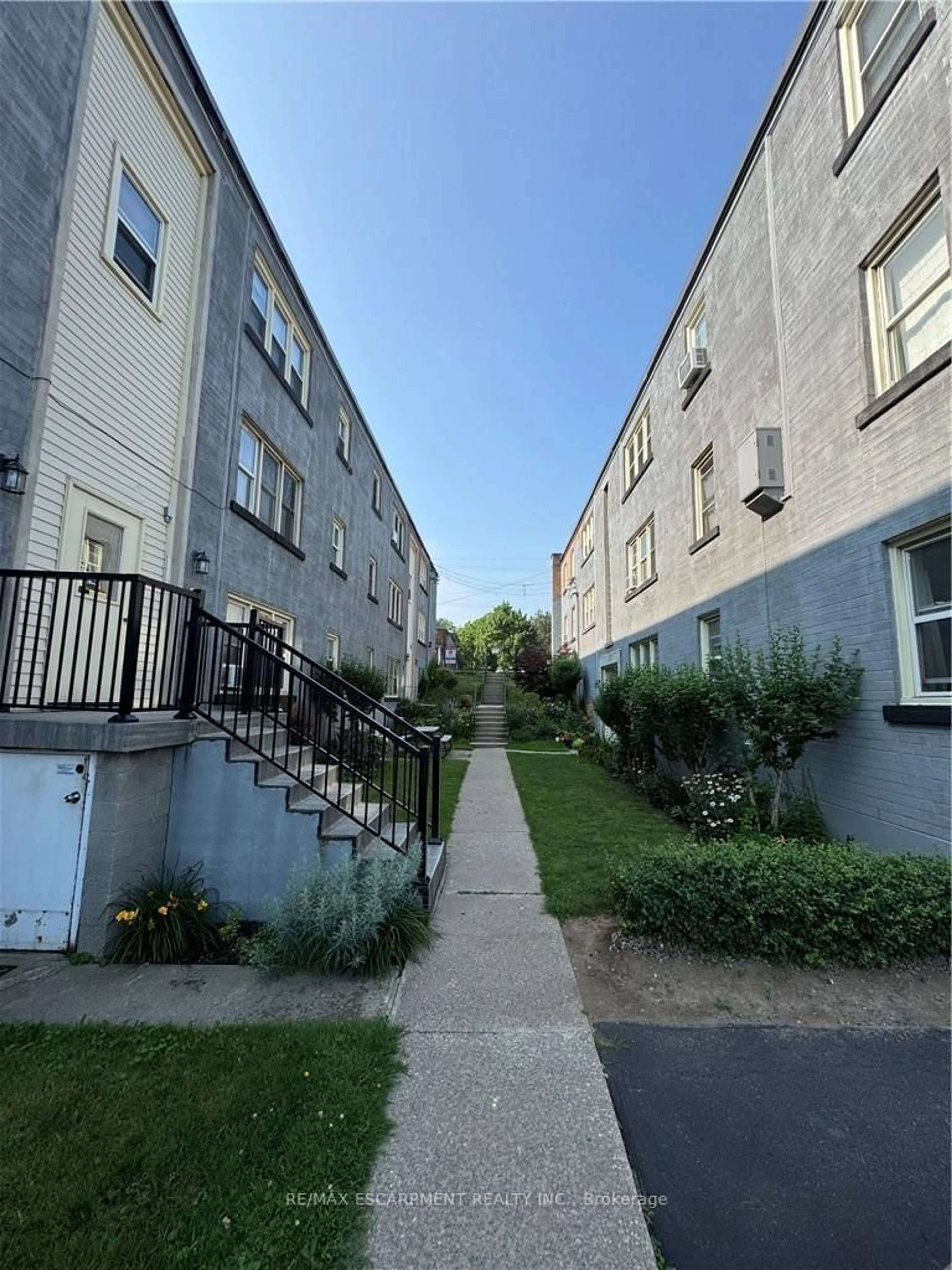 Unknown for 1755 KING St #11, Hamilton Ontario L8K 1V6