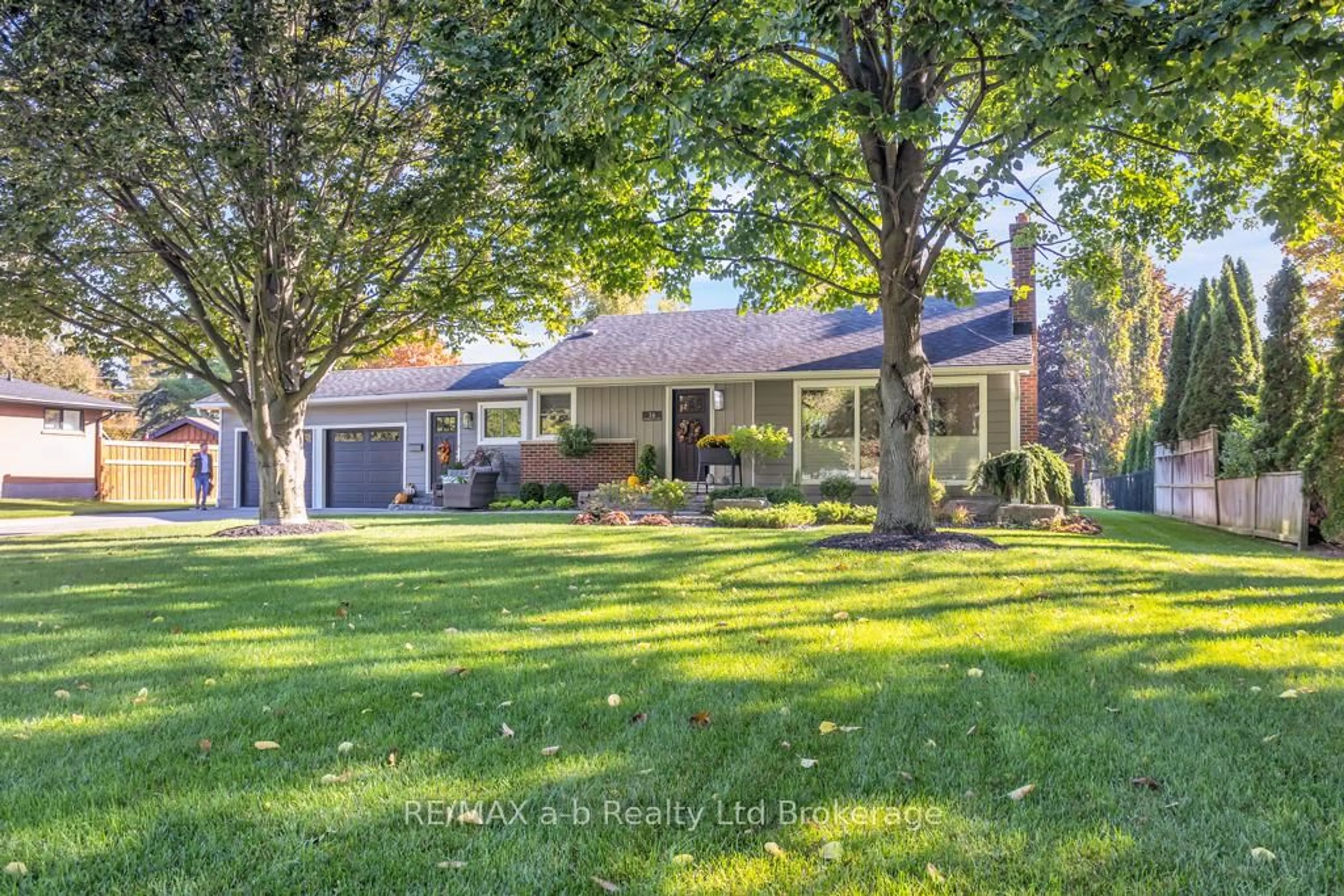 Unknown for 16 Charlotte Ave, Tillsonburg Ontario N4G 4C2