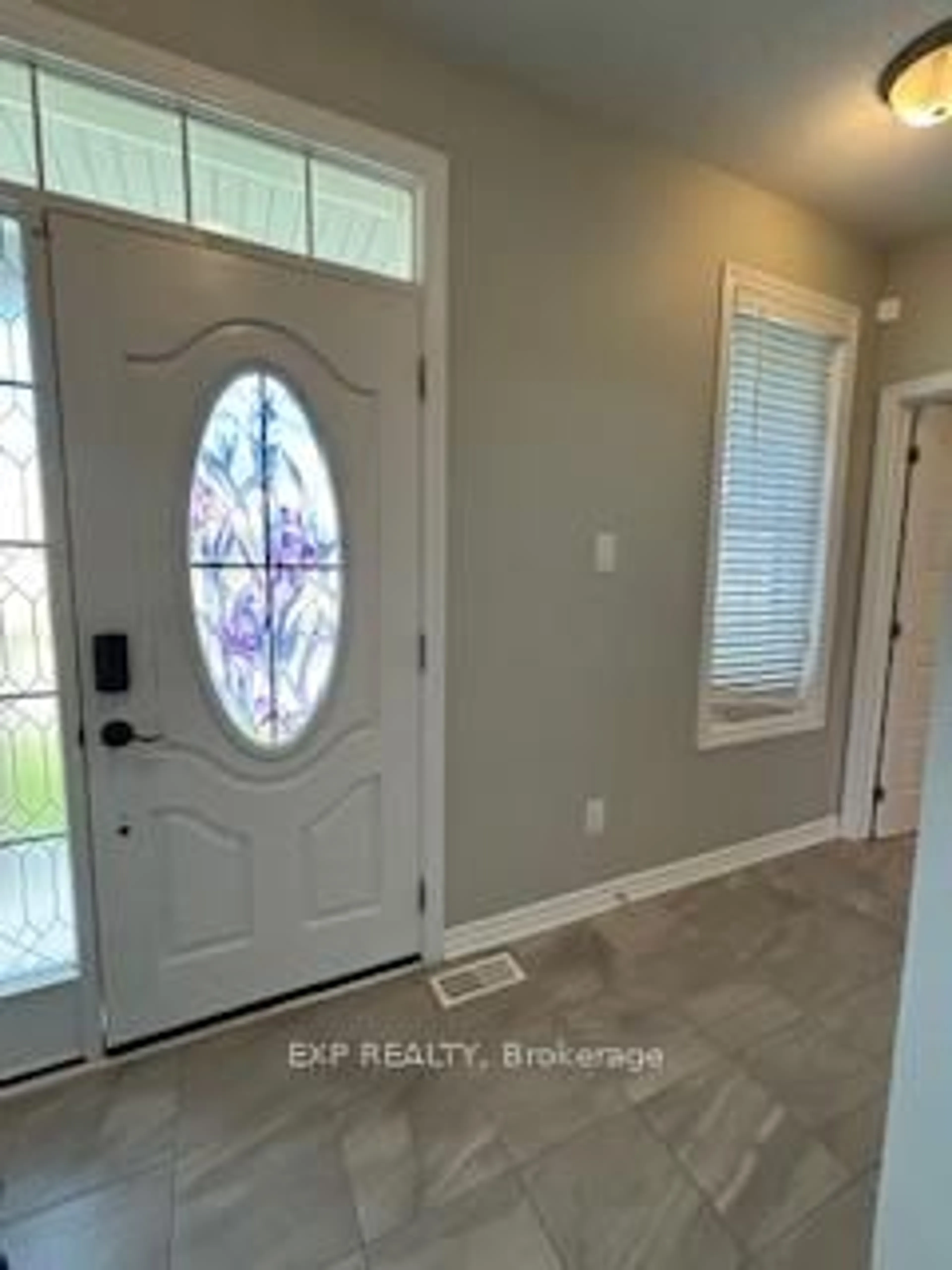 Indoor entryway for 165 Andre Audet Ave, Ottawa Ontario K2C 3H1