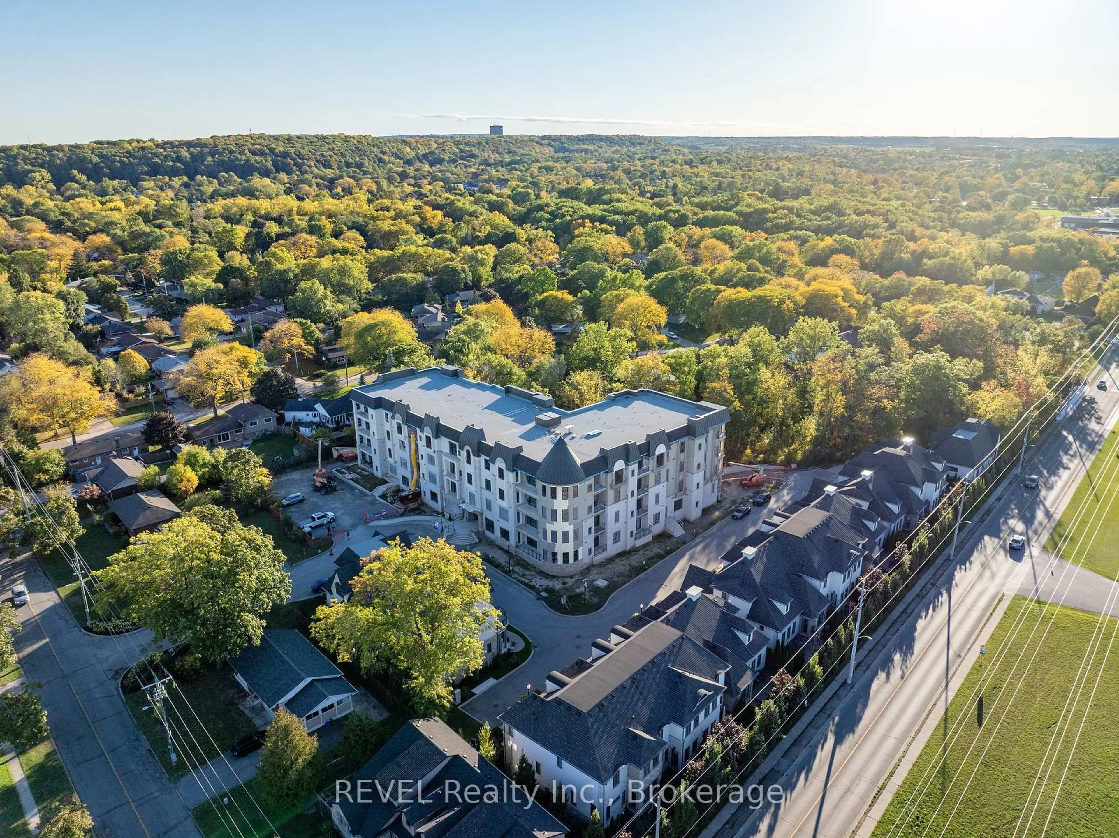 A pic from outside/outdoor area/front of a property/back of a property/a pic from drone, city buildings view from balcony for 2 Arbourvale Common #410, St. Catharines Ontario L2T 2Z9
