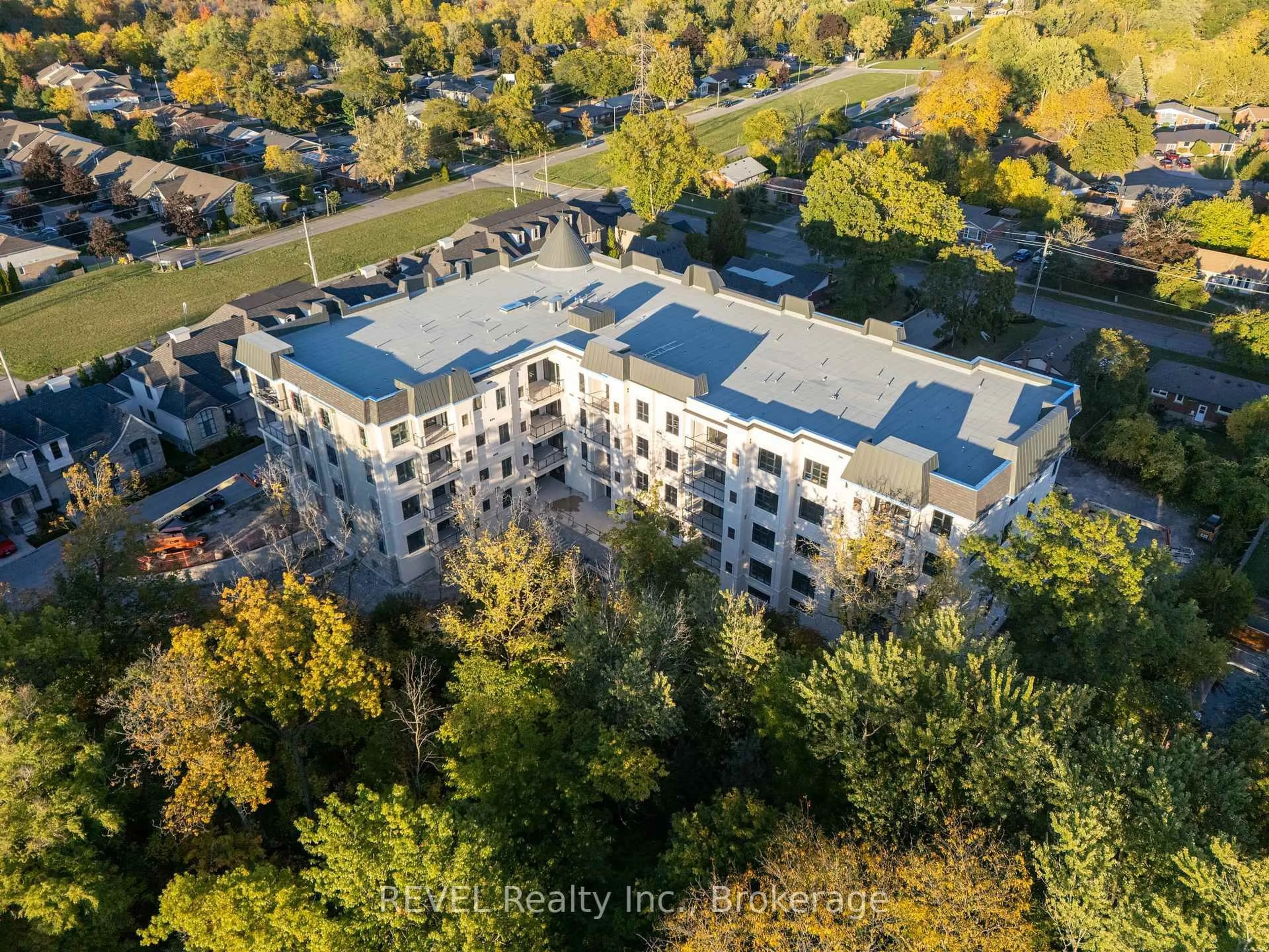 A pic from outside/outdoor area/front of a property/back of a property/a pic from drone, city buildings view from balcony for 2 Arbourvale Common #410, St. Catharines Ontario L2T 2Z9