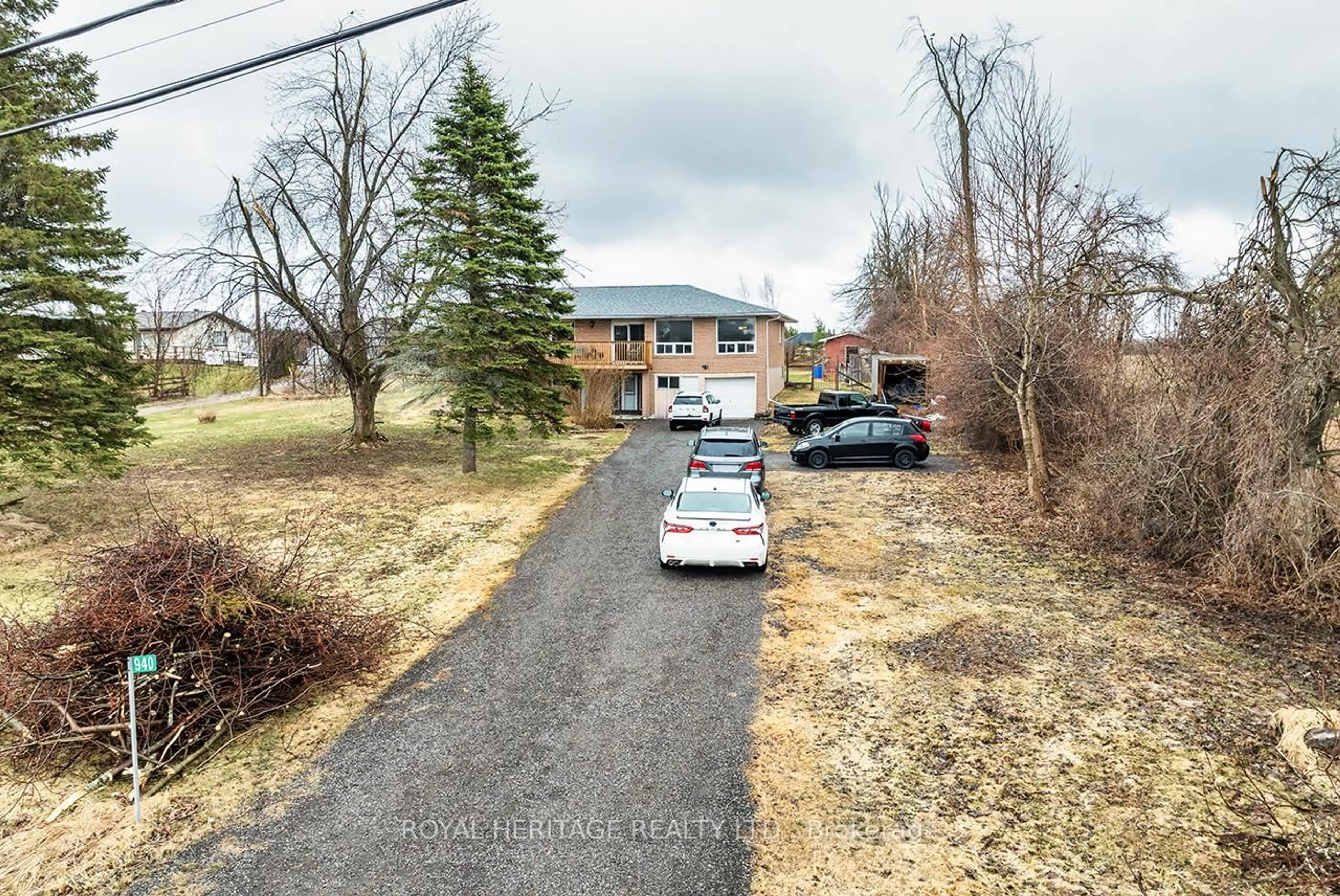 A pic from outside/outdoor area/front of a property/back of a property/a pic from drone, street for 940 Portage Rd, Kawartha Lakes Ontario K0M 2B0