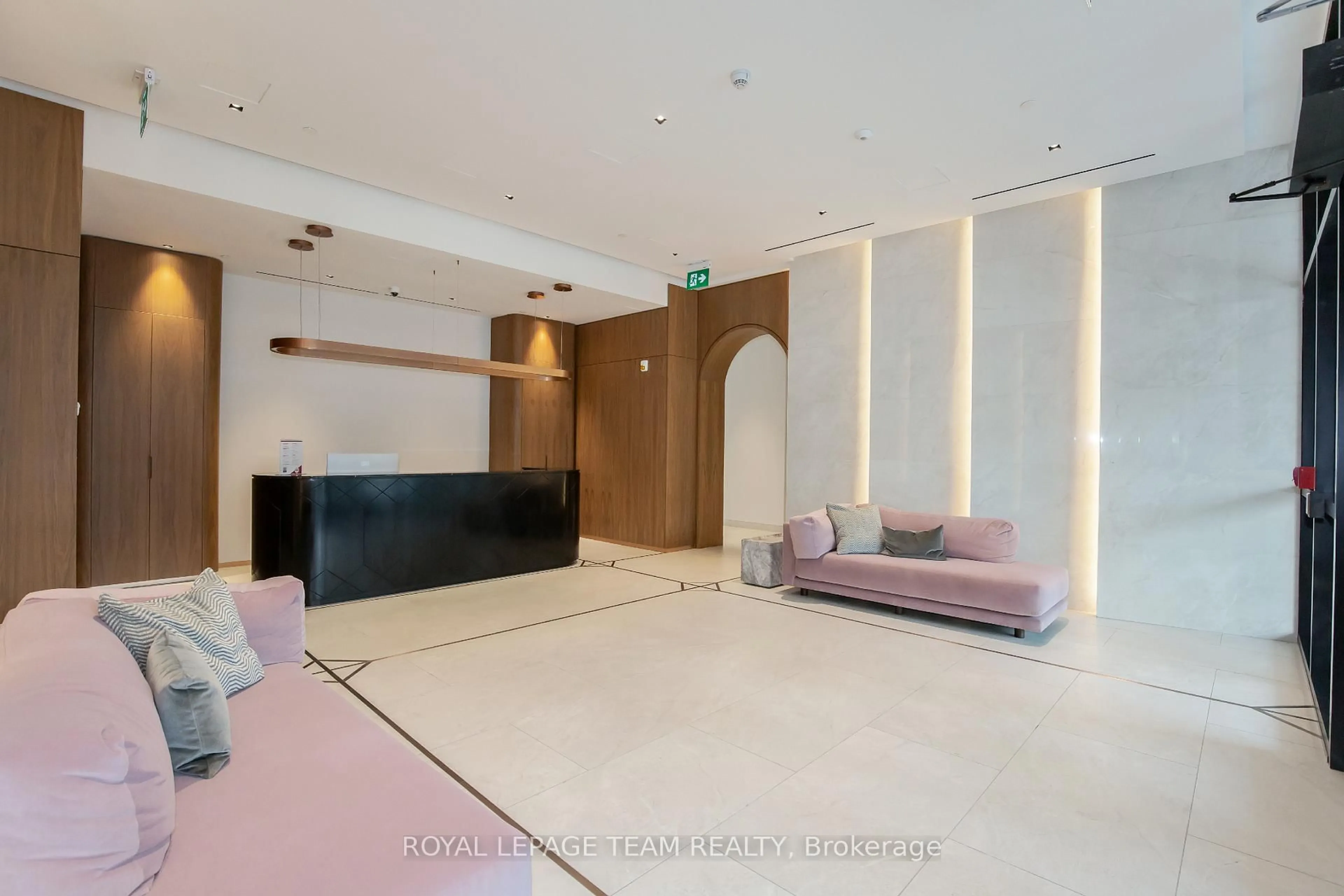 Lobby for 560 Rideau St #501, Ottawa Ontario K1N 0G3