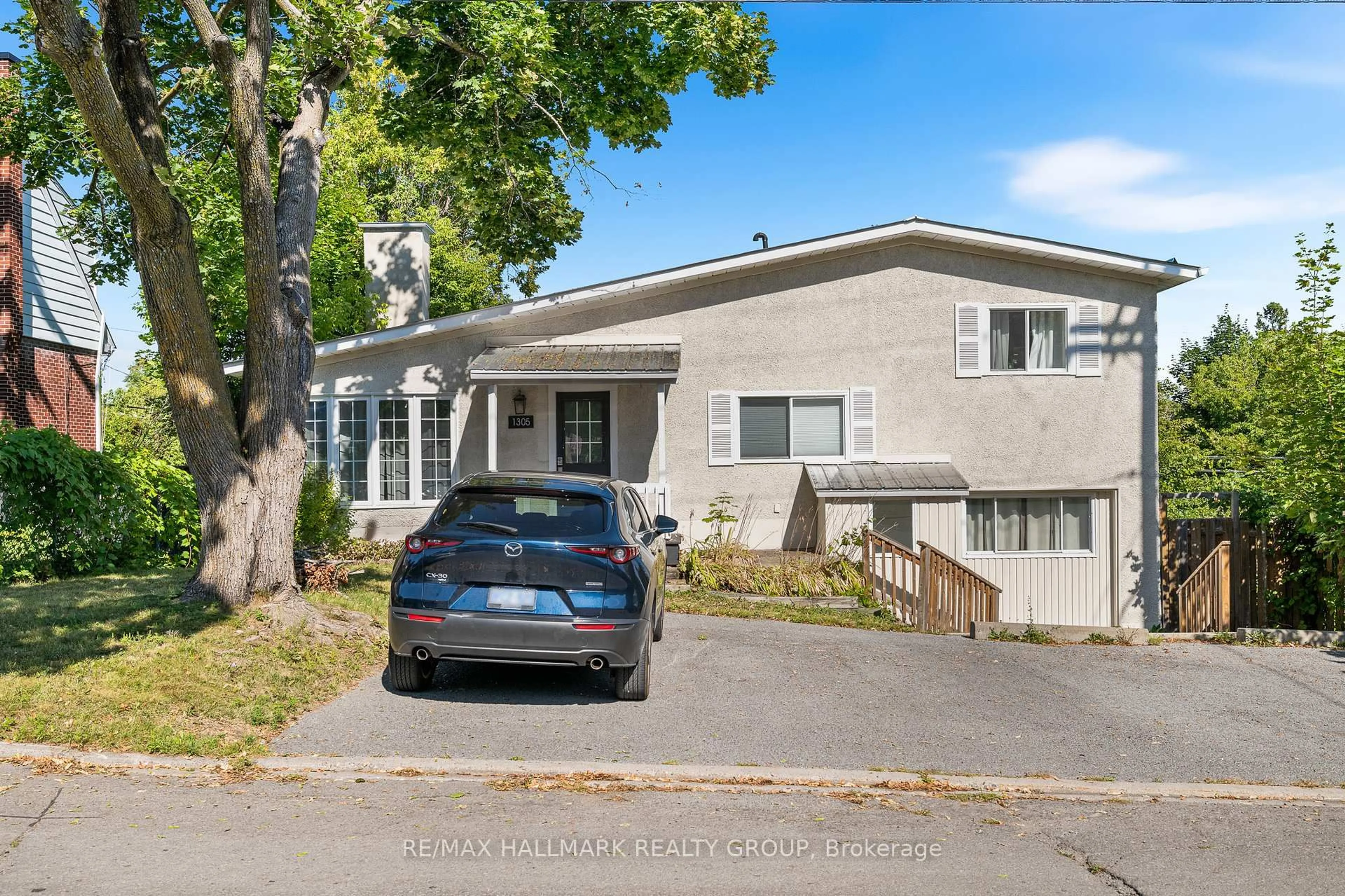 Unknown for 1305 DORCHESTER Ave, Ottawa Ontario K1Z 8E8