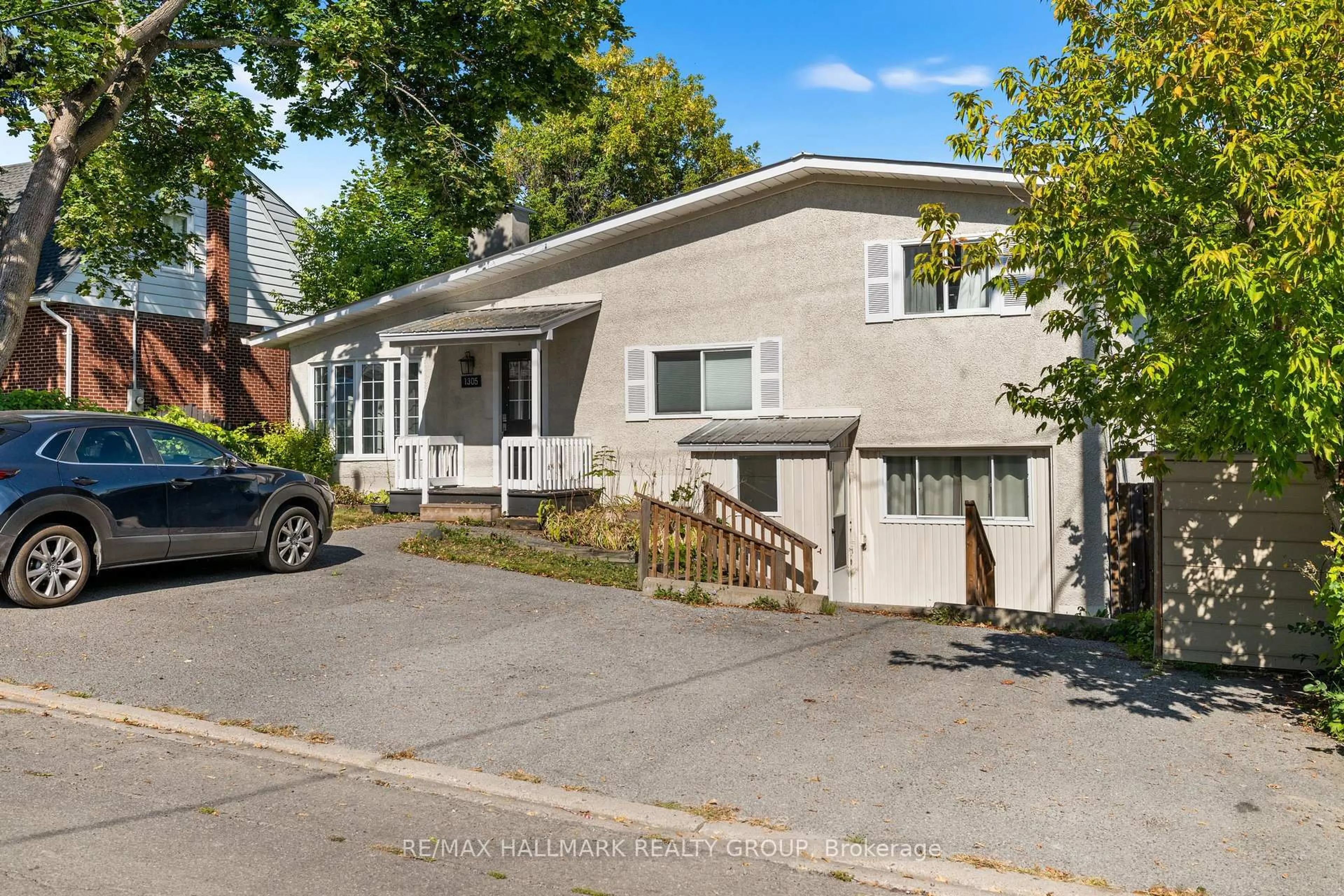 Unknown for 1305 DORCHESTER Ave, Ottawa Ontario K1Z 8E8