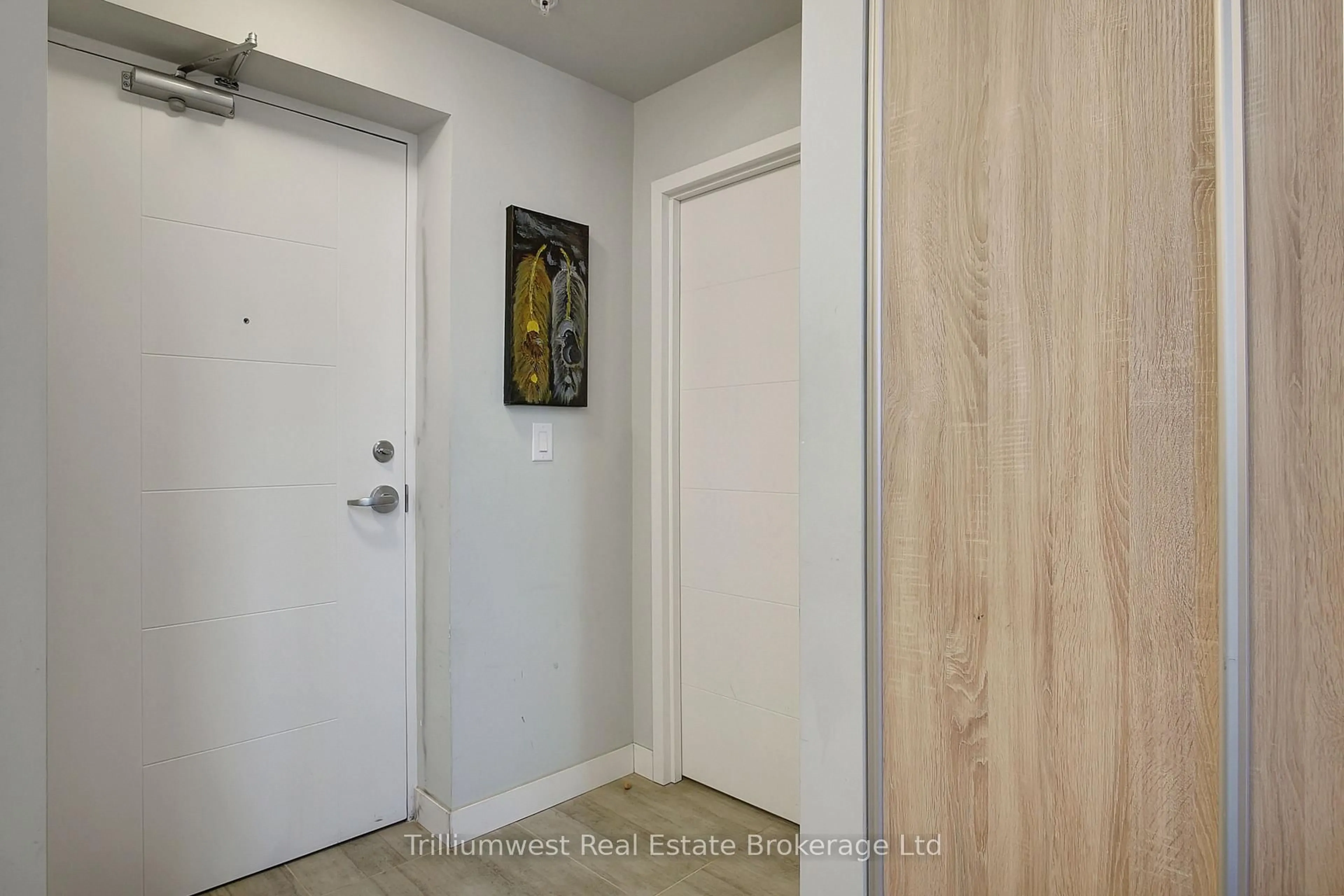 Indoor entryway for 318 Spruce St #1, Waterloo Ontario N2L 0E9