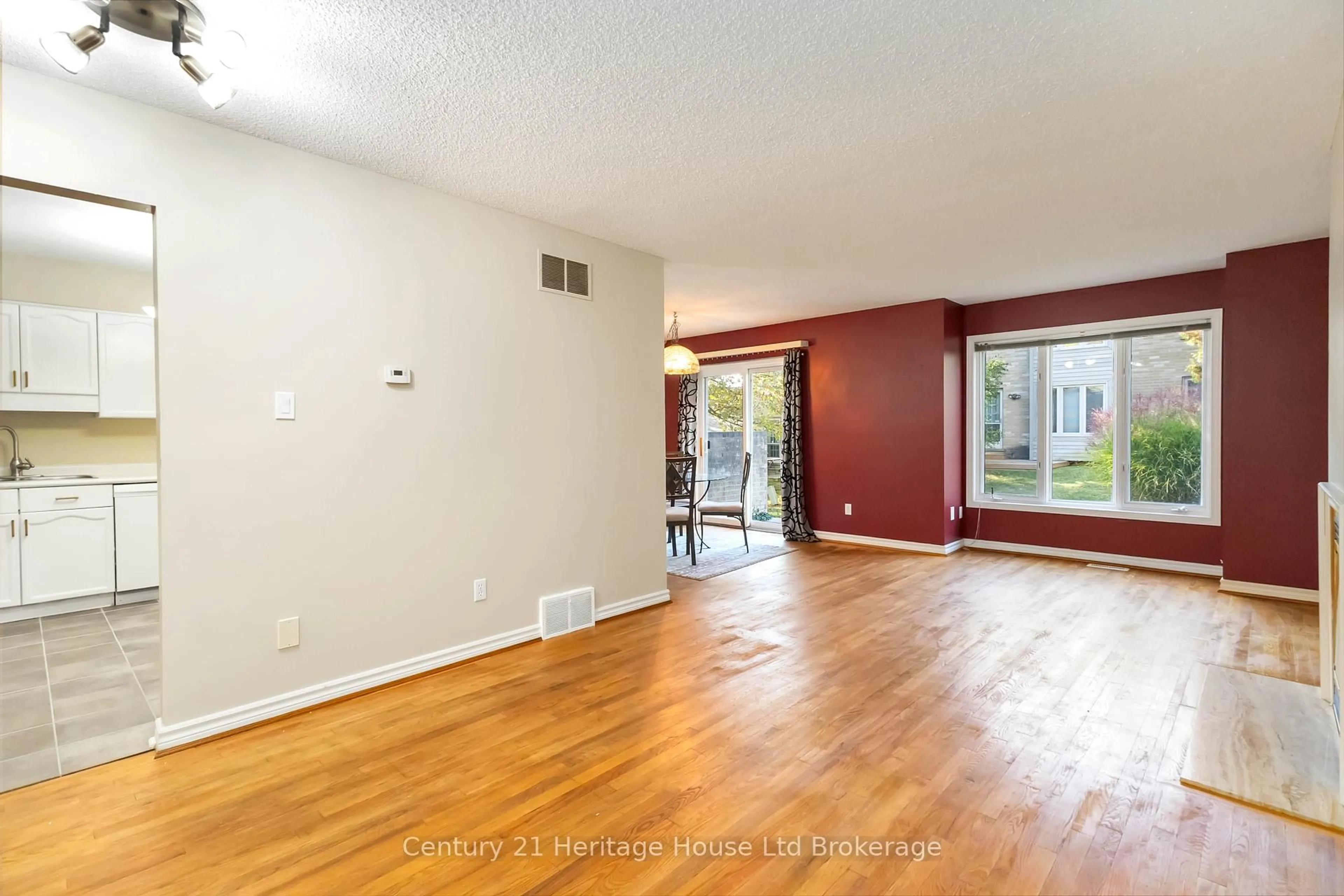 A pic of a room for 1500 Richmond St #66, London North Ontario N6G 4T8