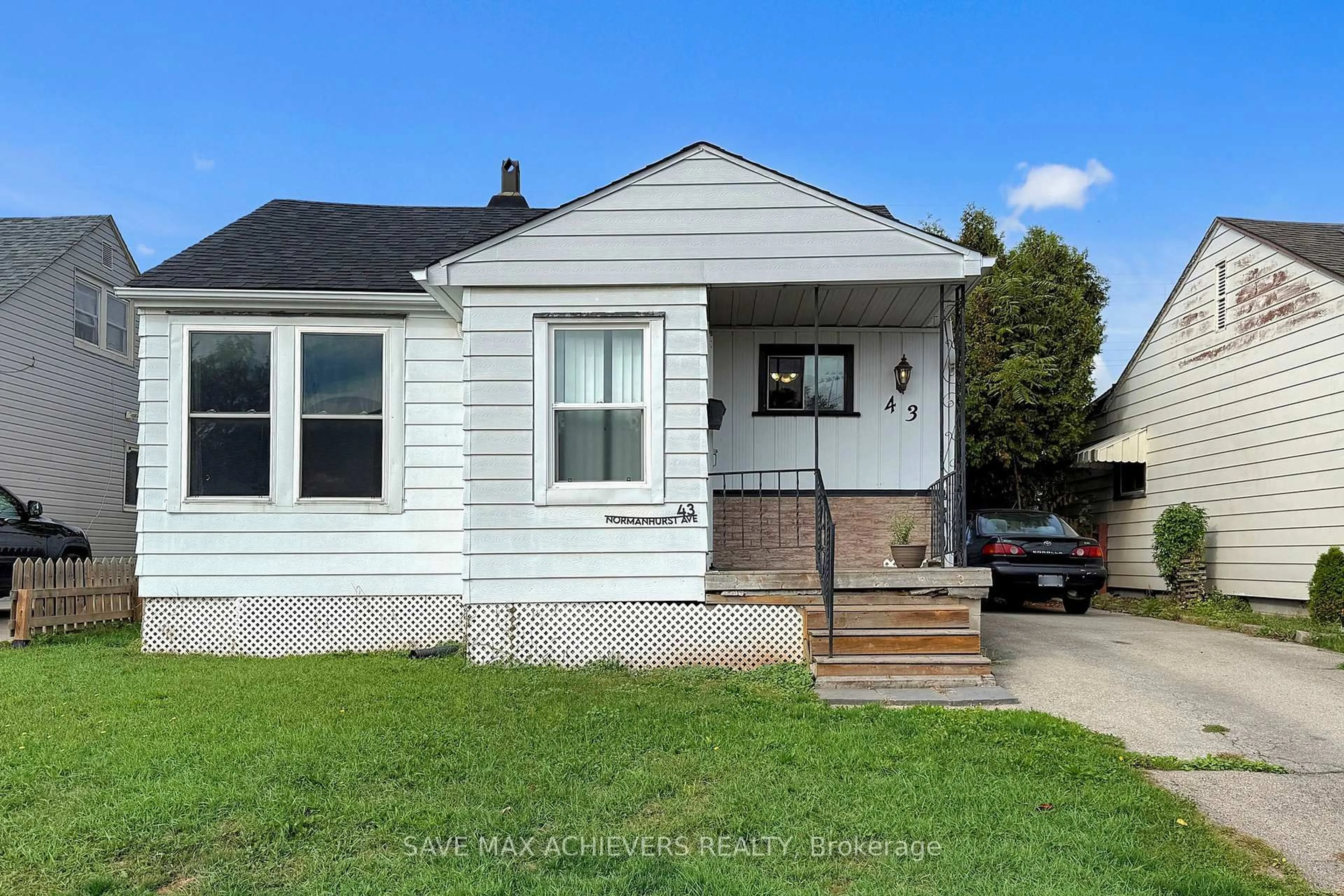 Home with vinyl exterior material, street for 43 Normanhurst Ave, Hamilton Ontario L8H 5M3